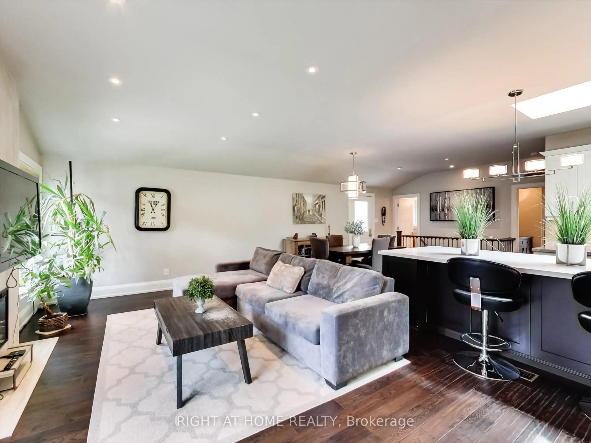 1816 Pattinson Crescent