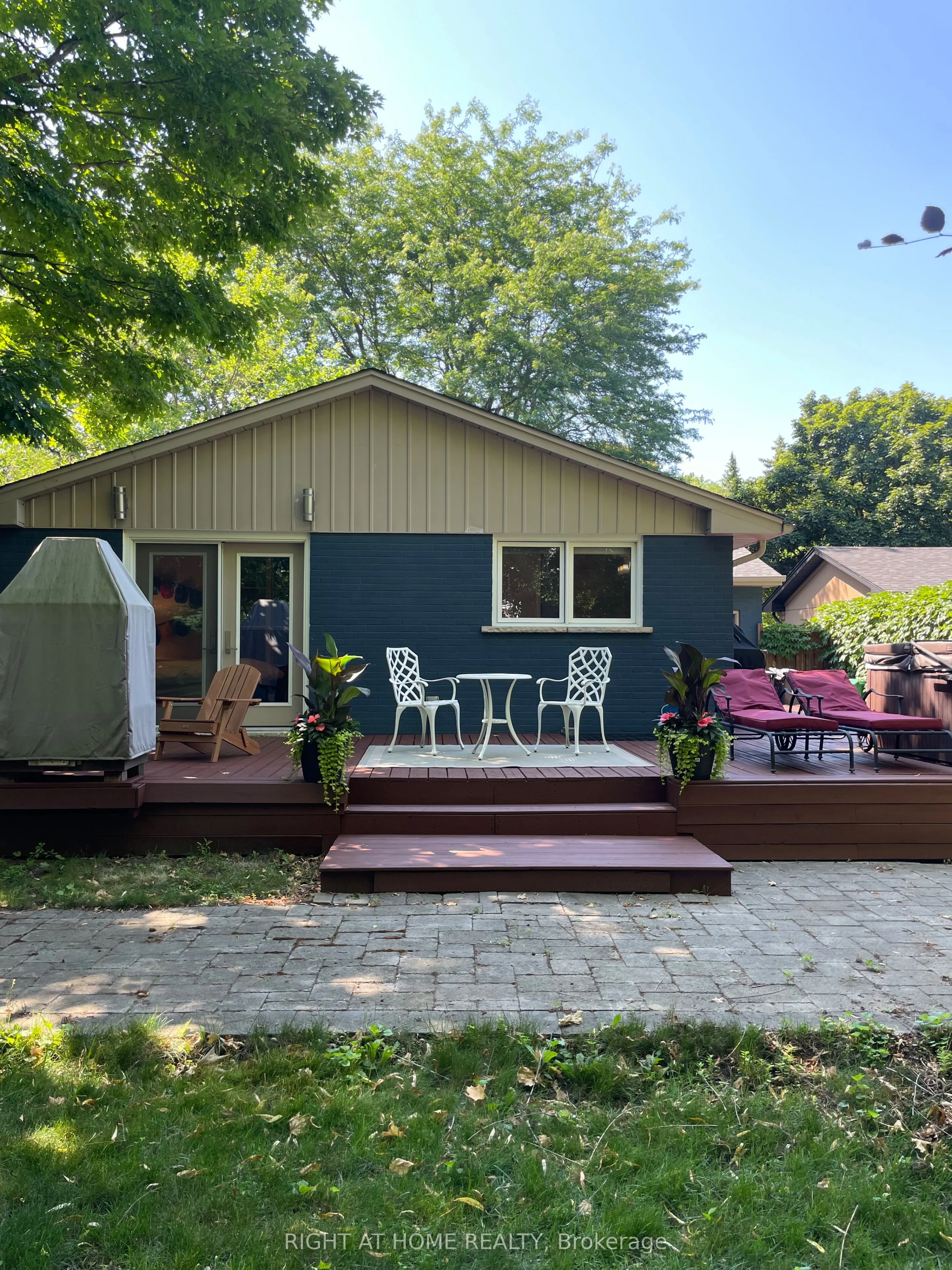 1816 Pattinson Crescent