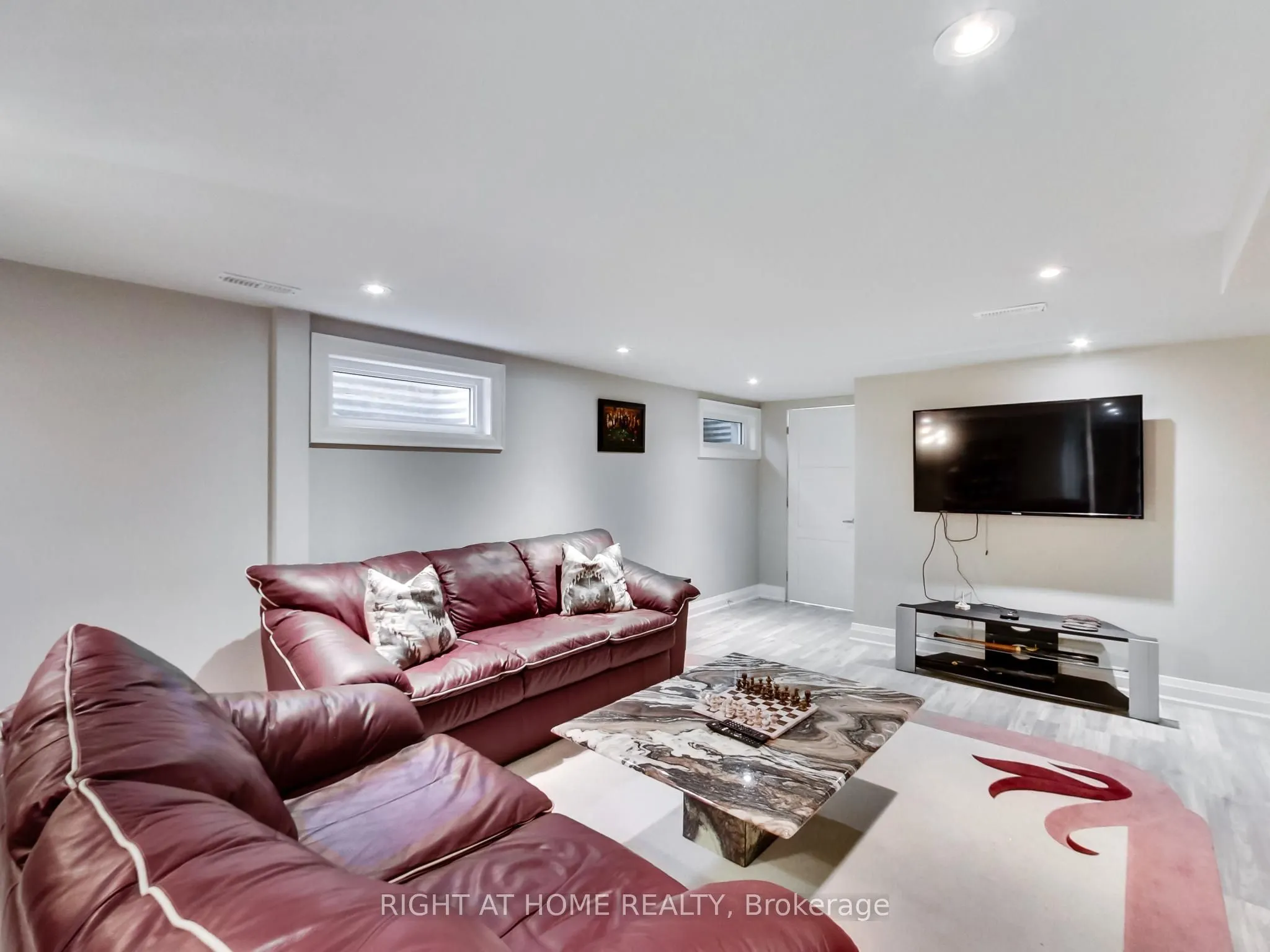 1816 Pattinson Crescent