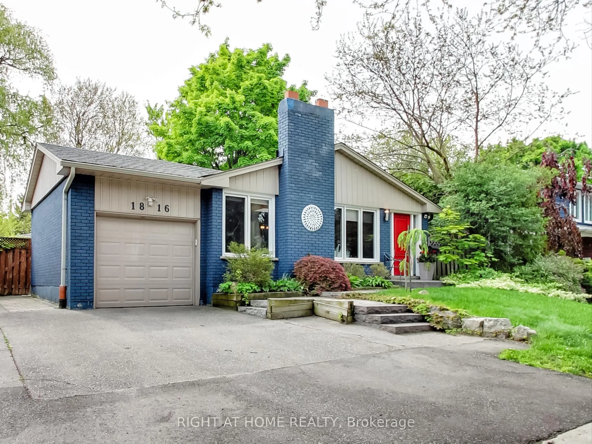 1816 Pattinson Crescent