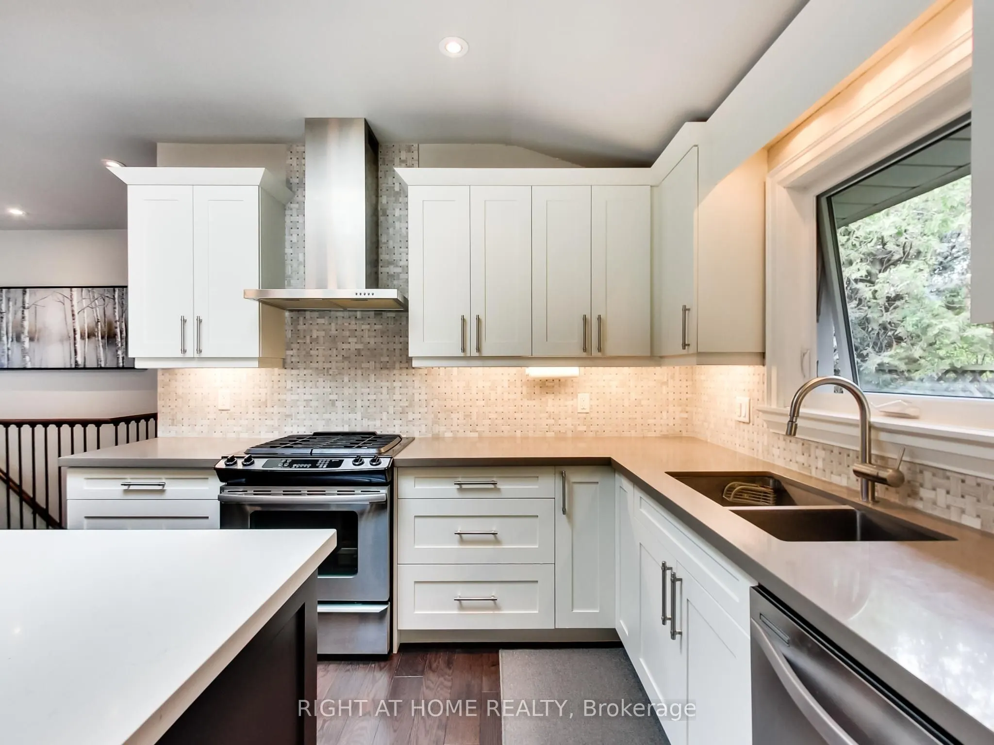 1816 Pattinson Crescent