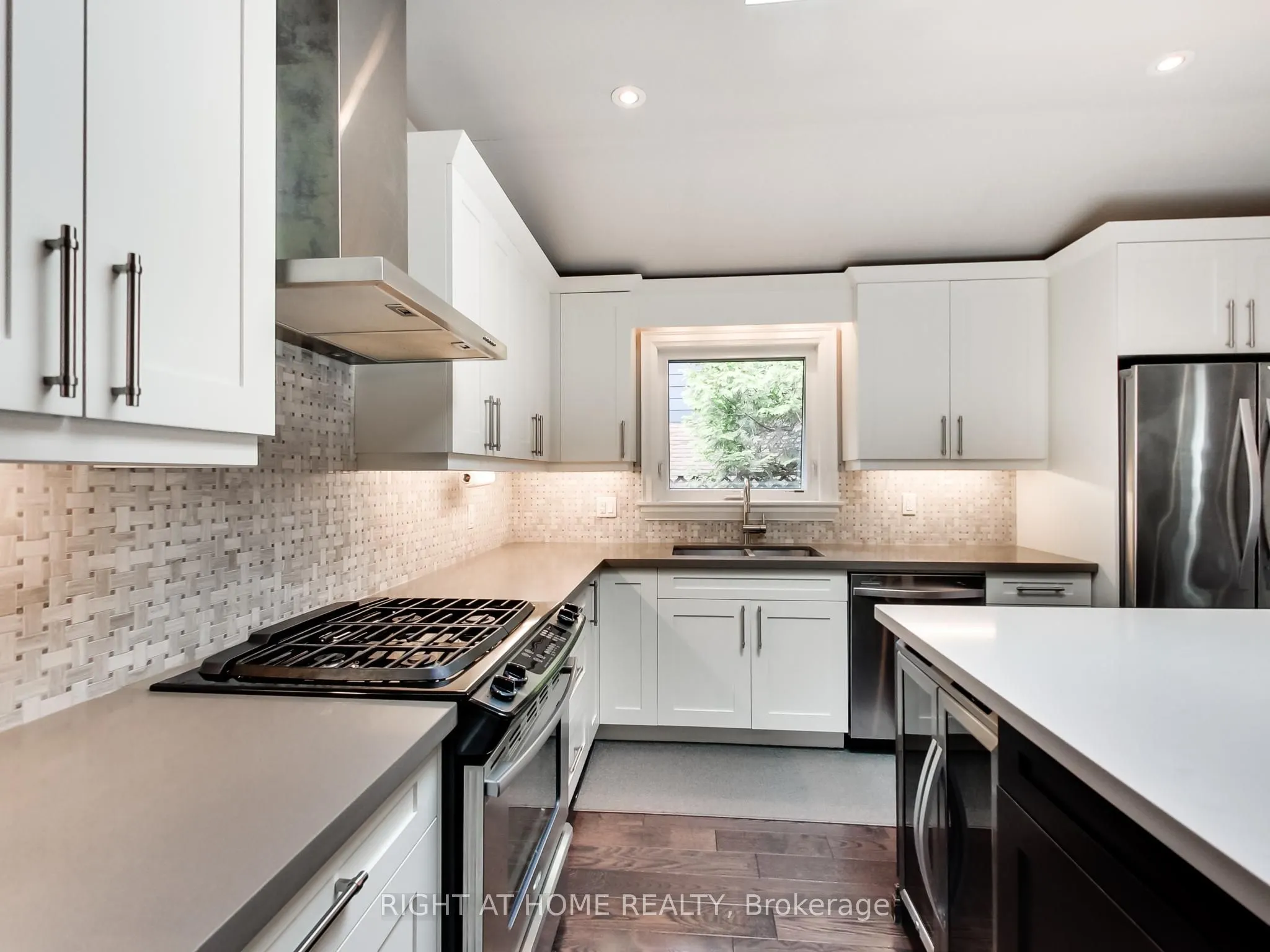 1816 Pattinson Crescent