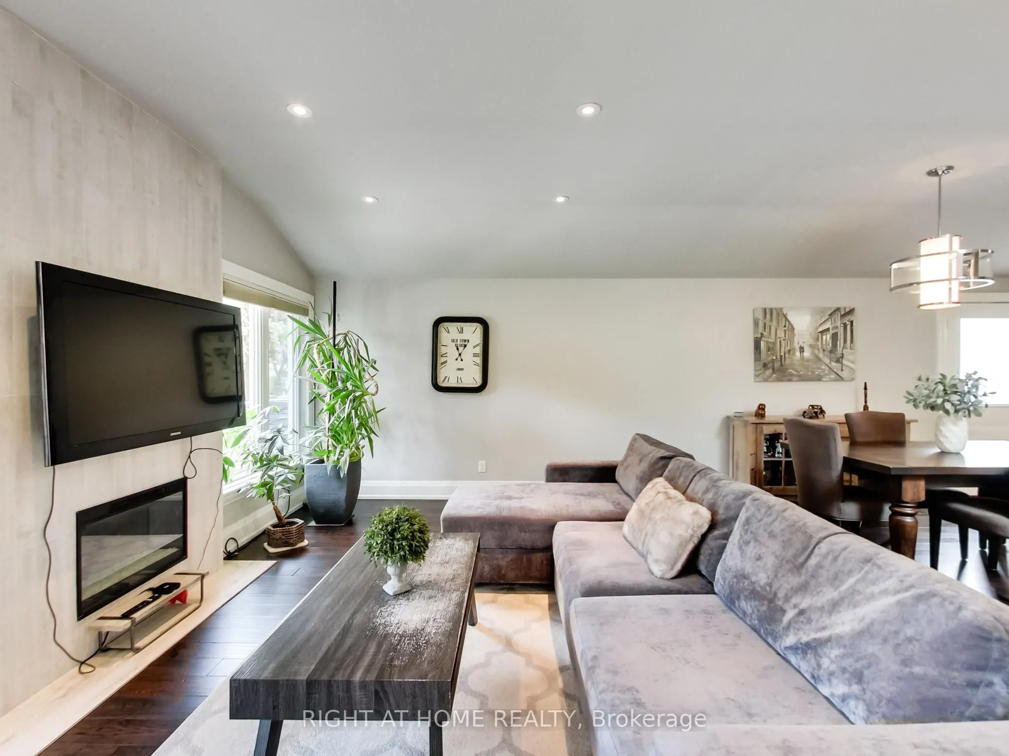 1816 Pattinson Crescent