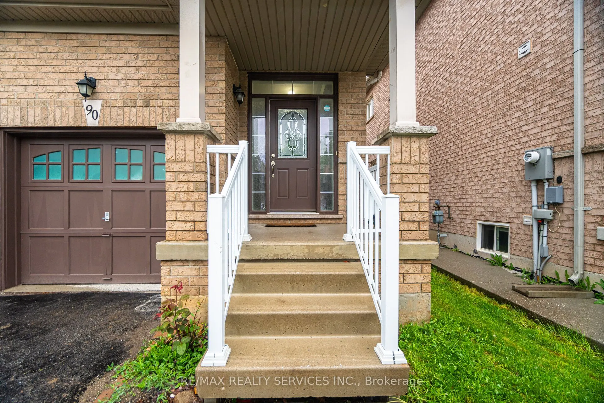90 Crumlin Crescent