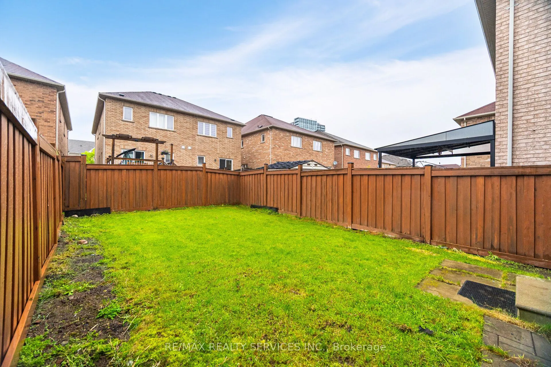 90 Crumlin Crescent