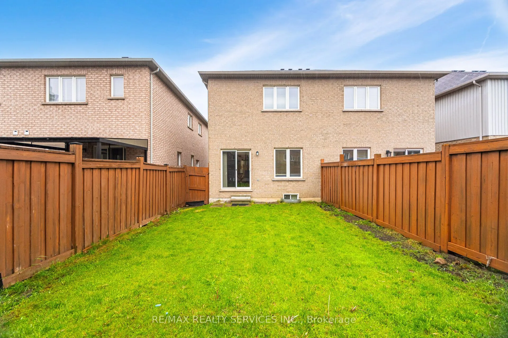 90 Crumlin Crescent