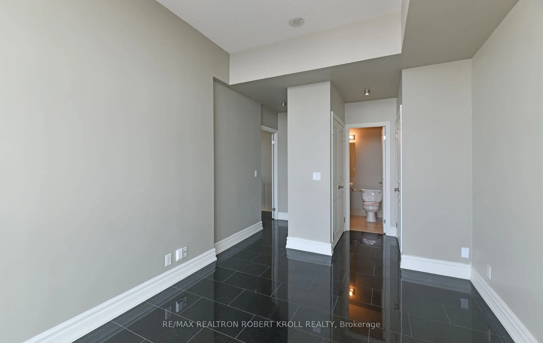3939 Duke Of York Boulevard, #PH 7