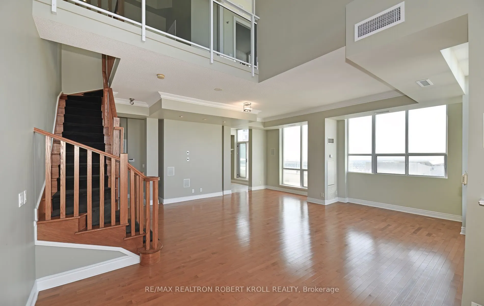3939 Duke Of York Boulevard, #PH 7