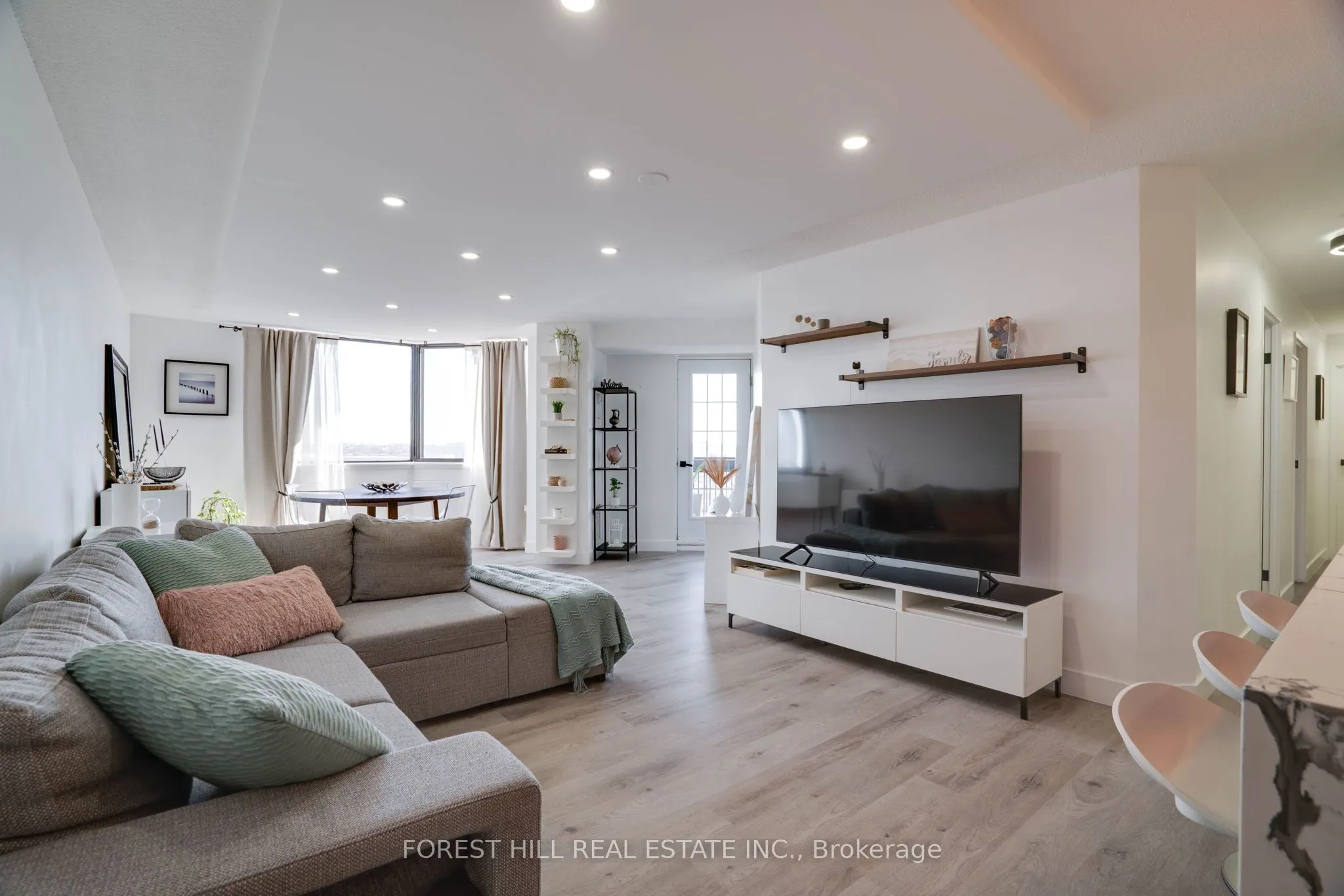 236 Albion Road, #1811