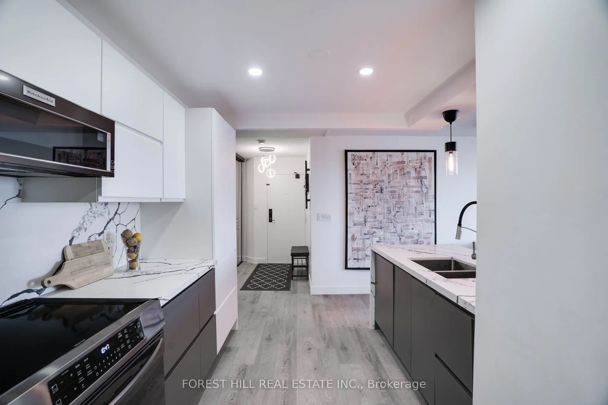236 Albion Road, #1811
