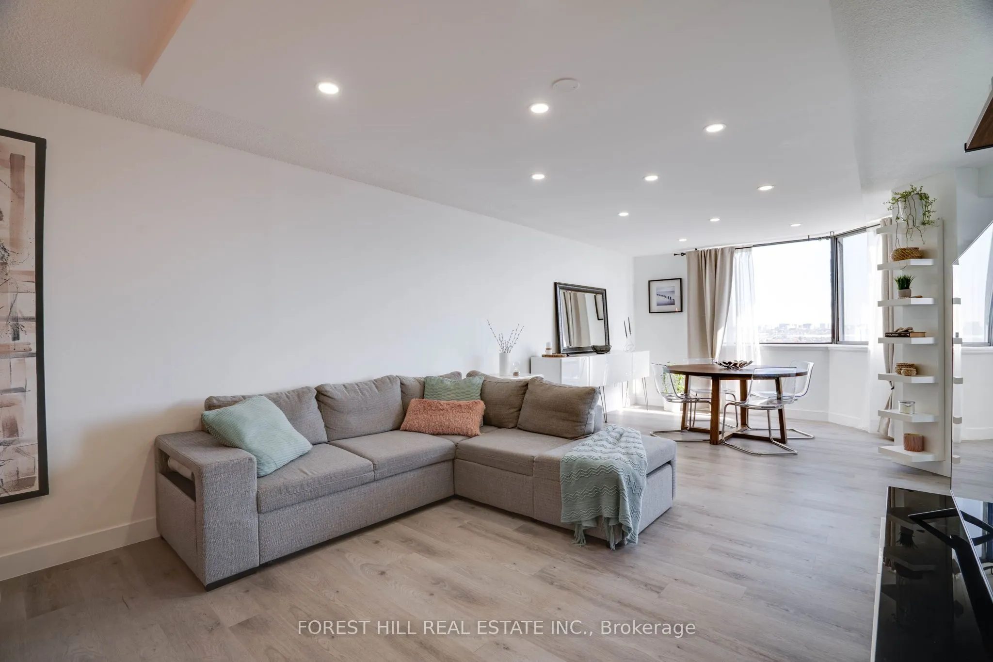 236 Albion Road, #1811