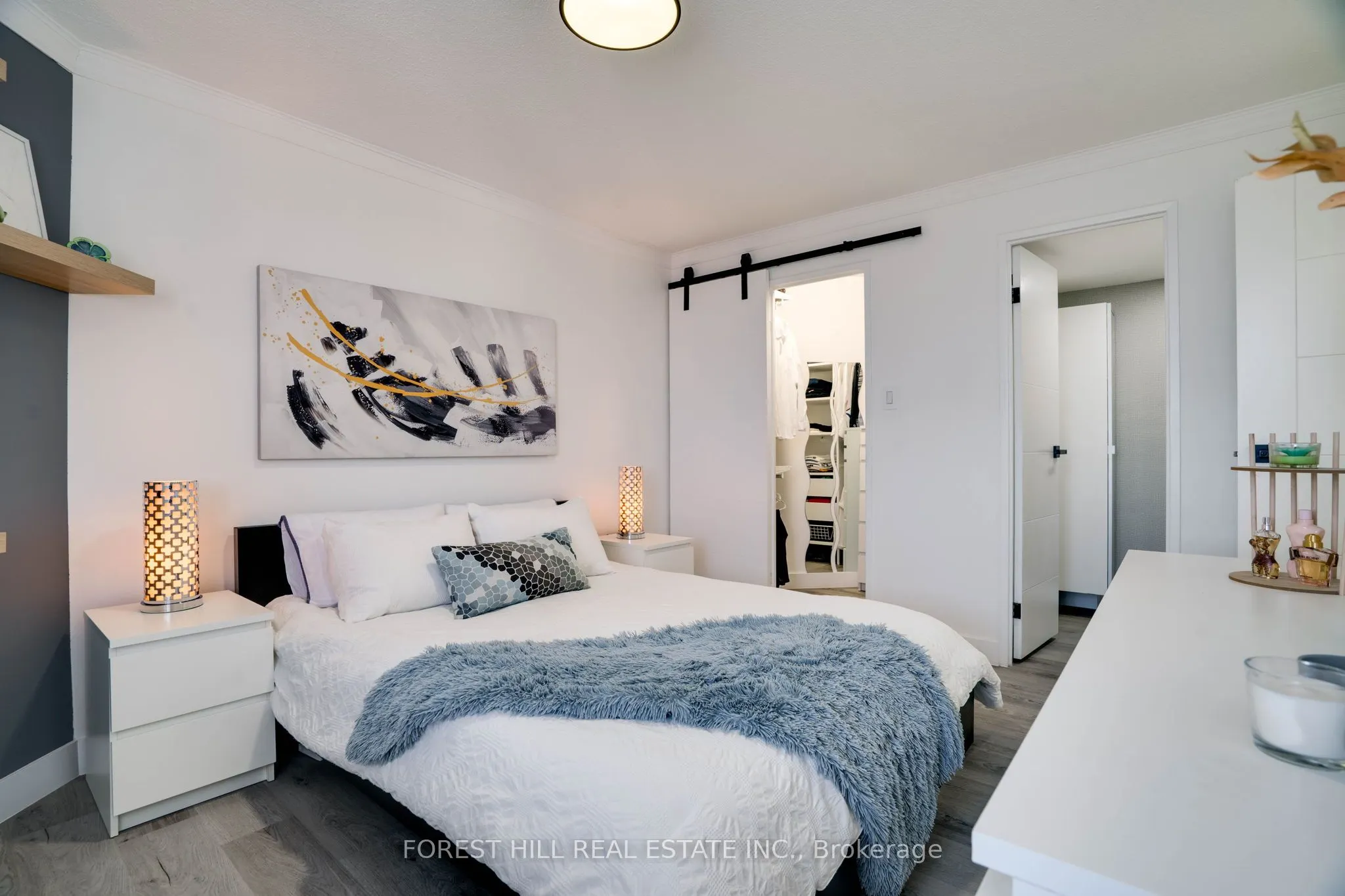 236 Albion Road, #1811