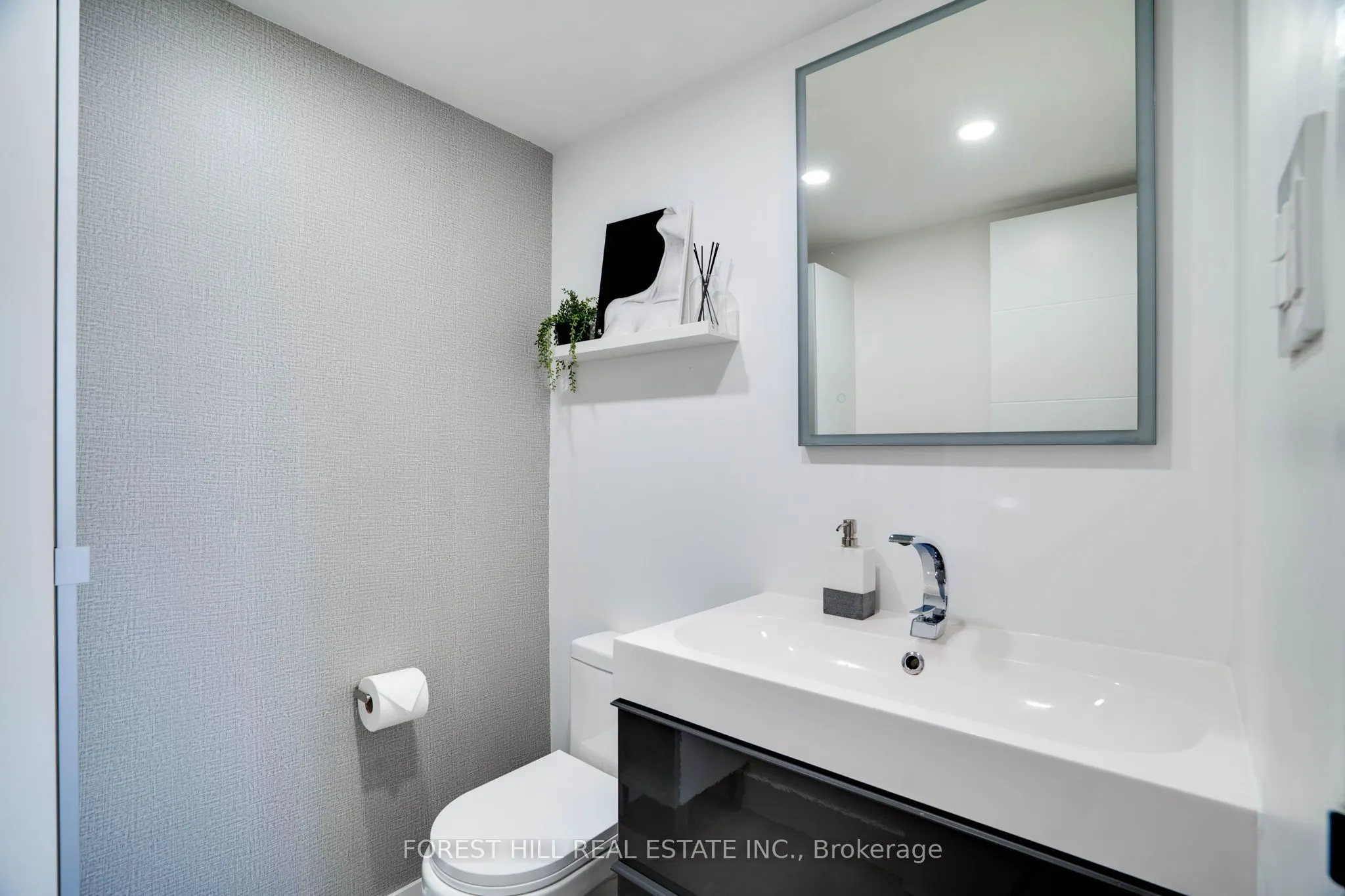 236 Albion Road, #1811
