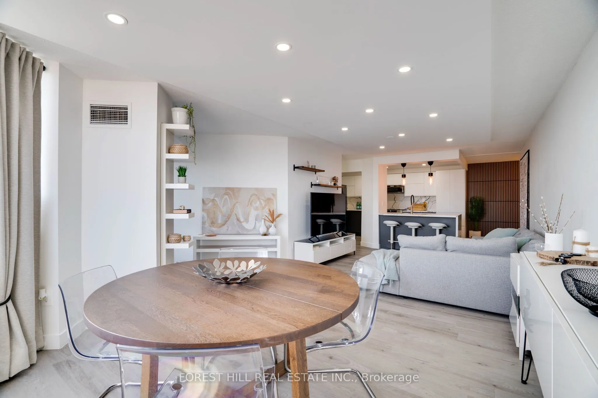 236 Albion Road, #1811
