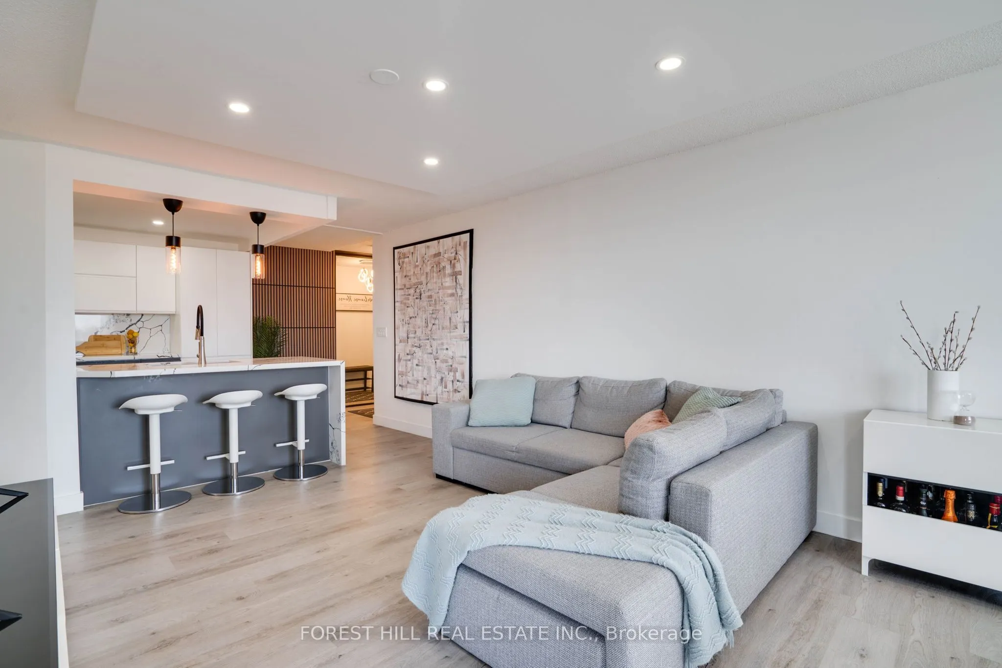 236 Albion Road, #1811