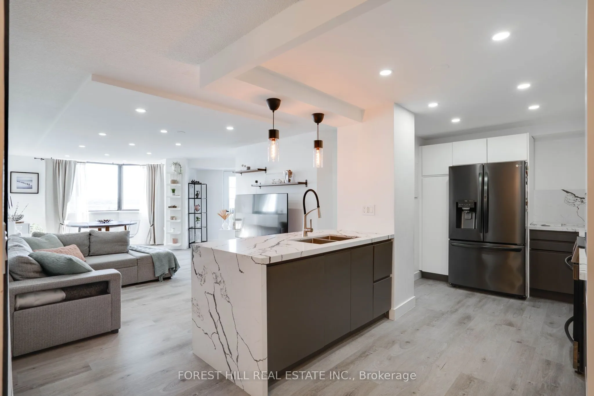 236 Albion Road, #1811