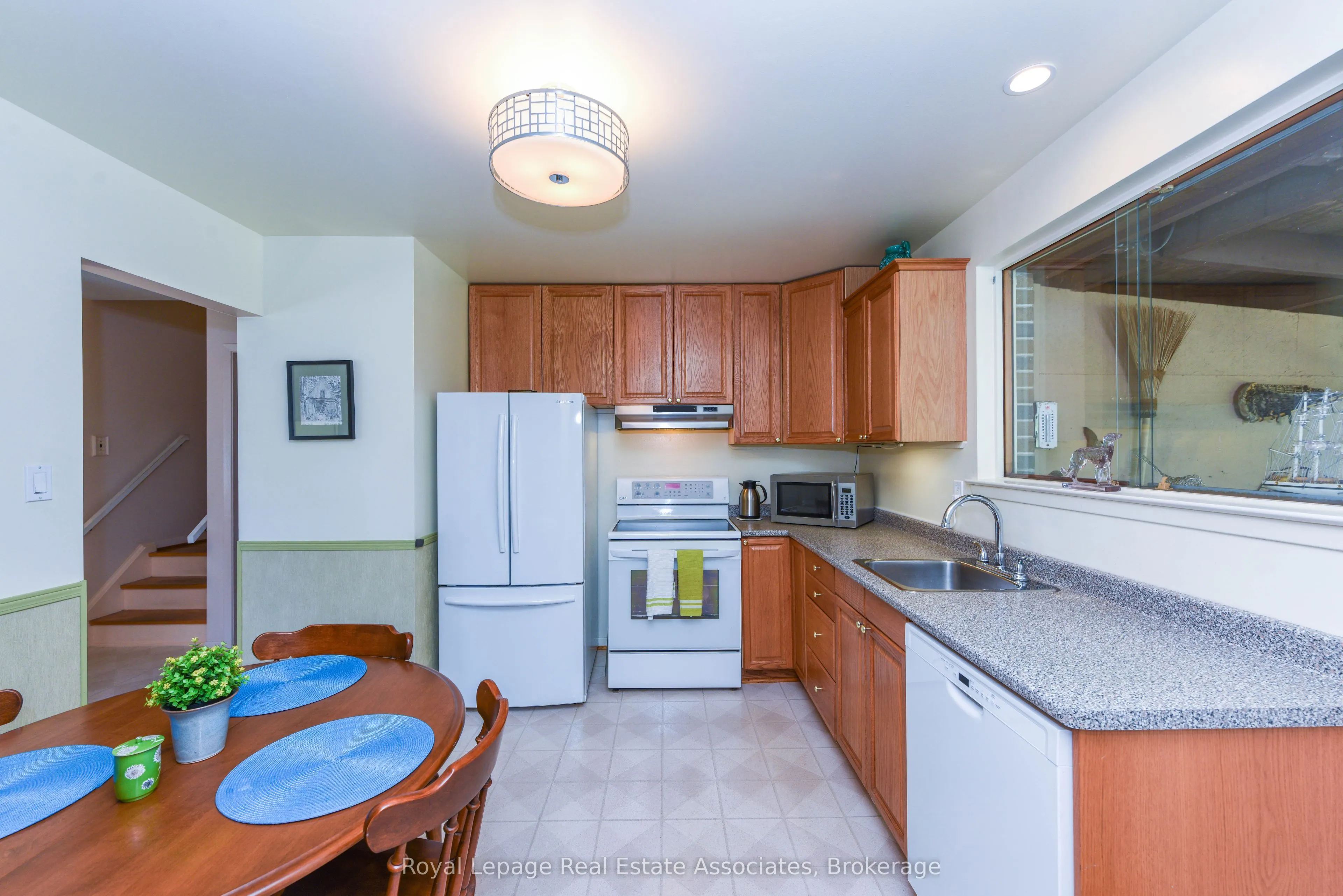 33 Deloraine Drive