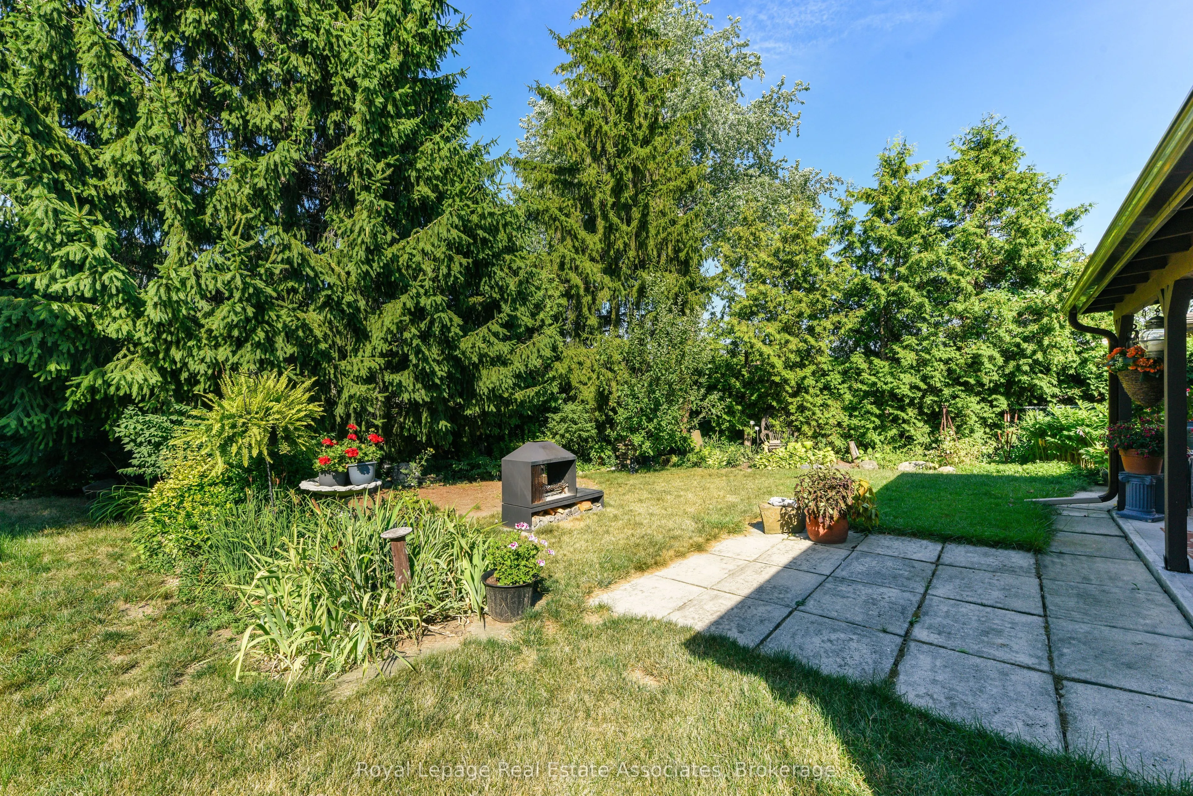 33 Deloraine Drive