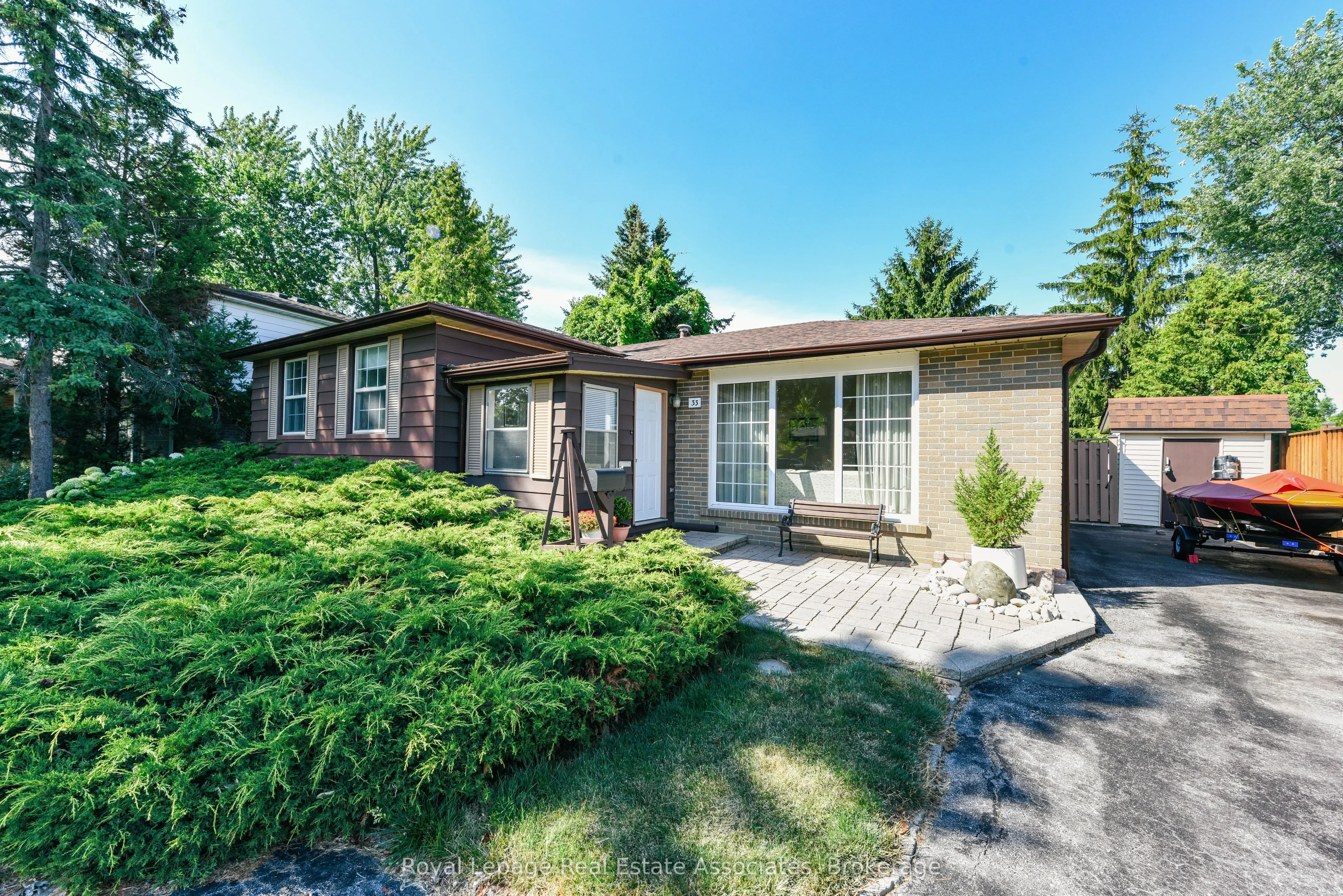 33 Deloraine Drive