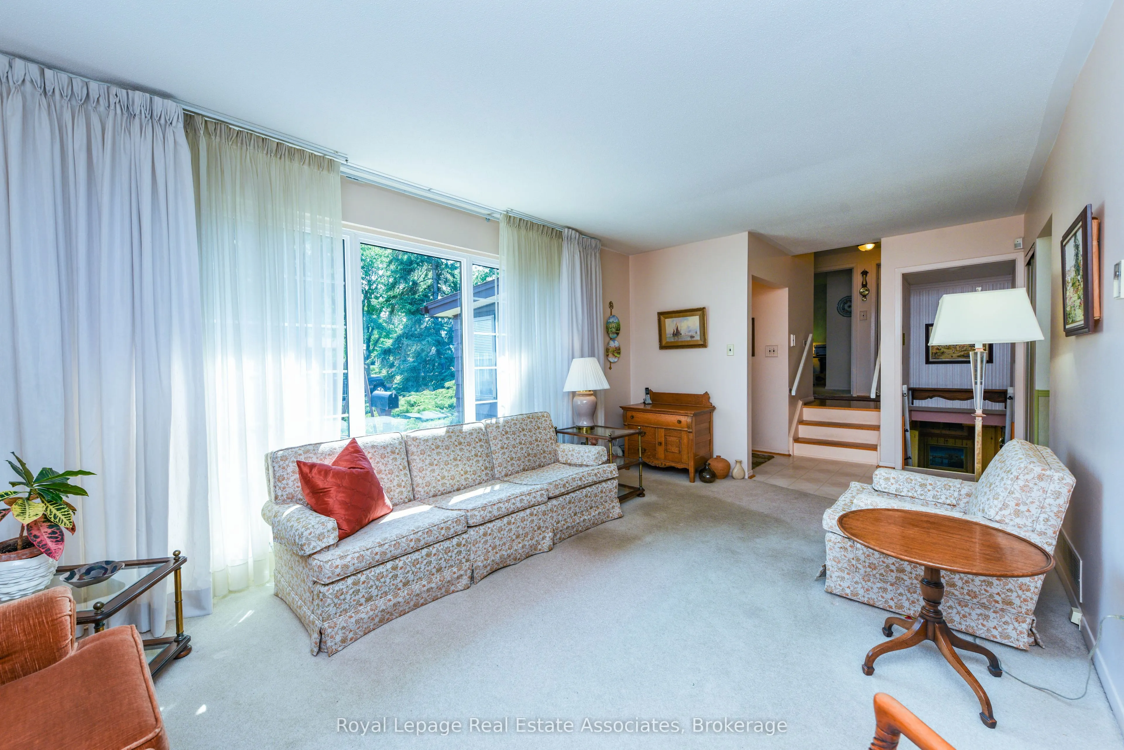 33 Deloraine Drive