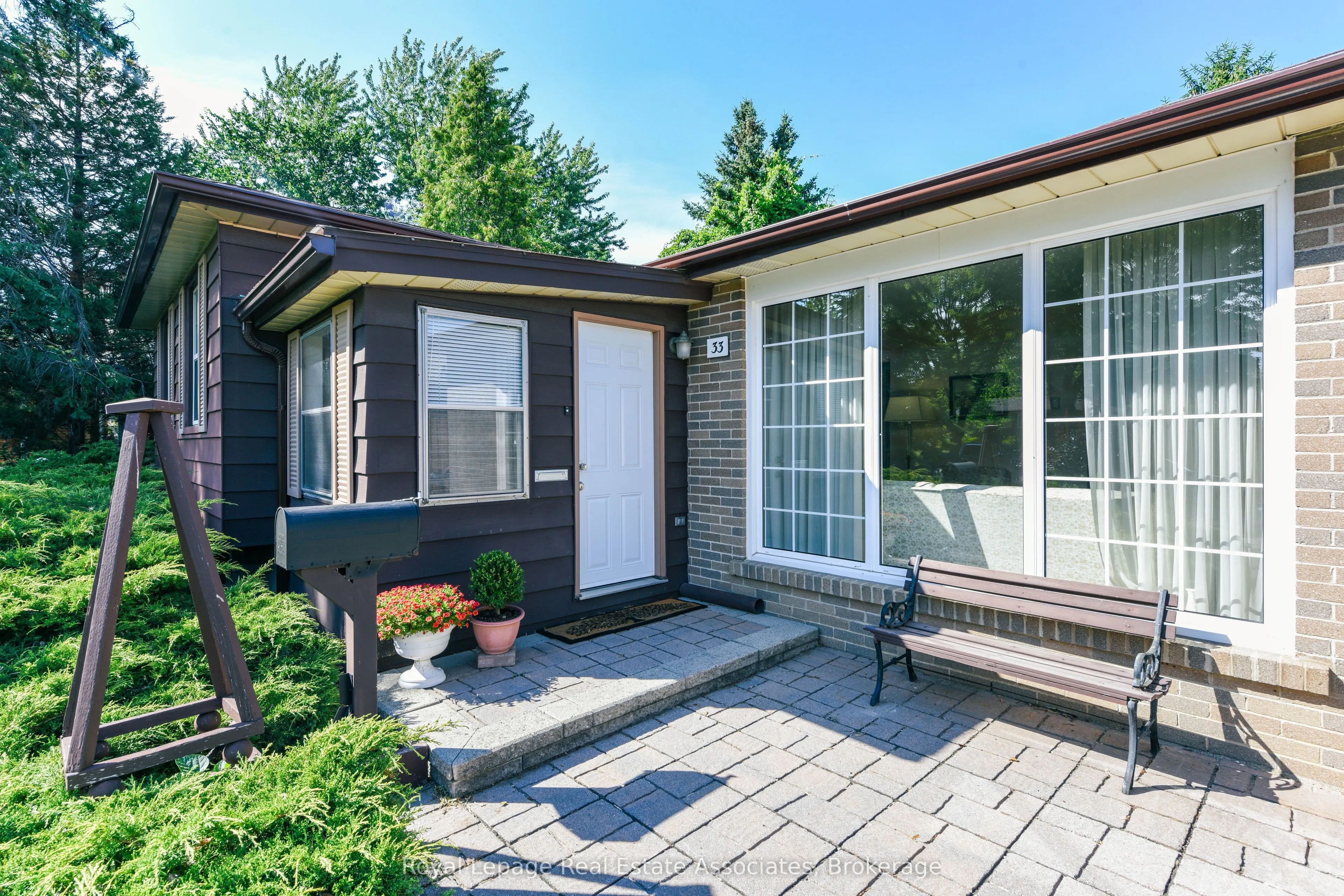 33 Deloraine Drive