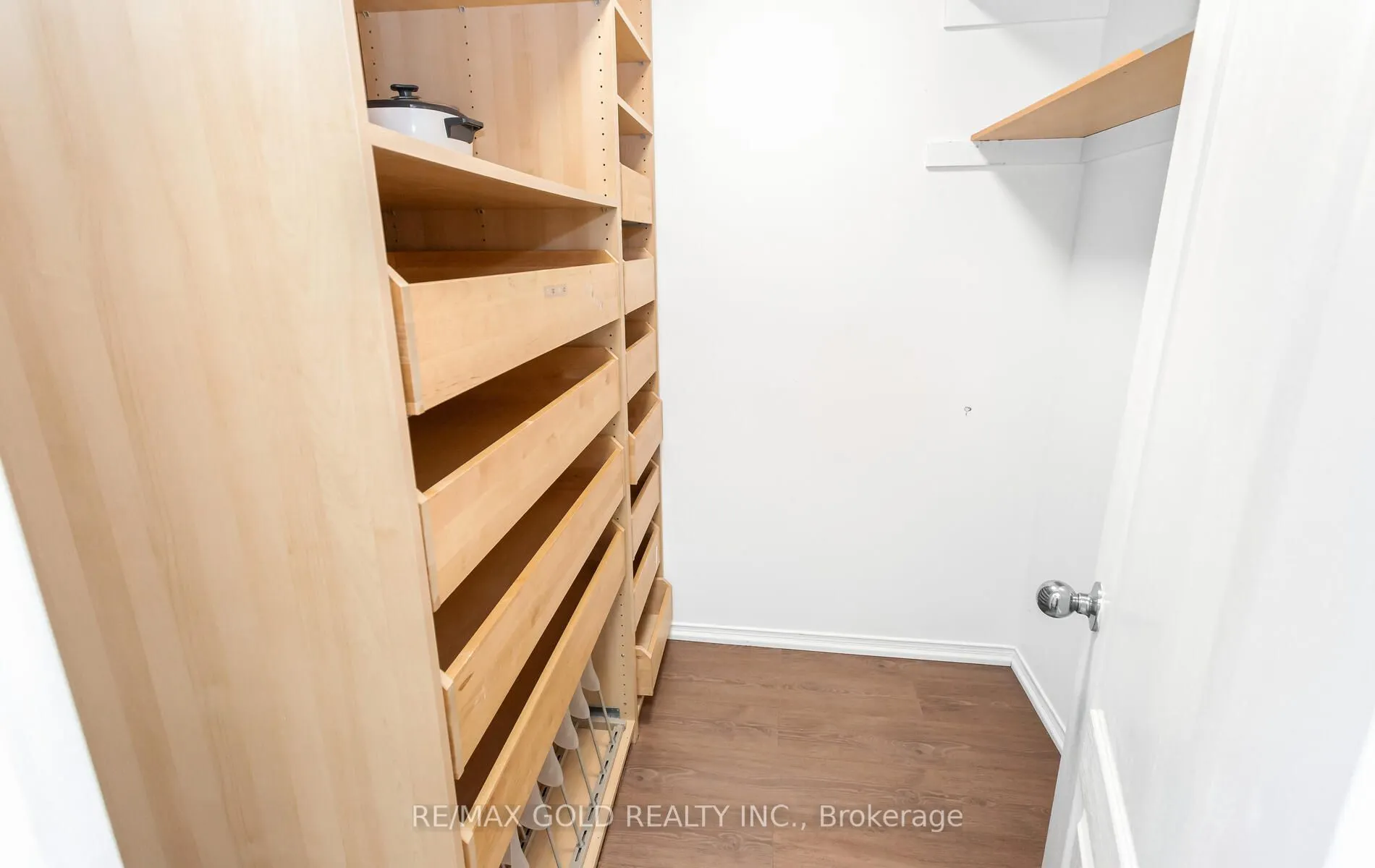 6150 Windfleet Crescent