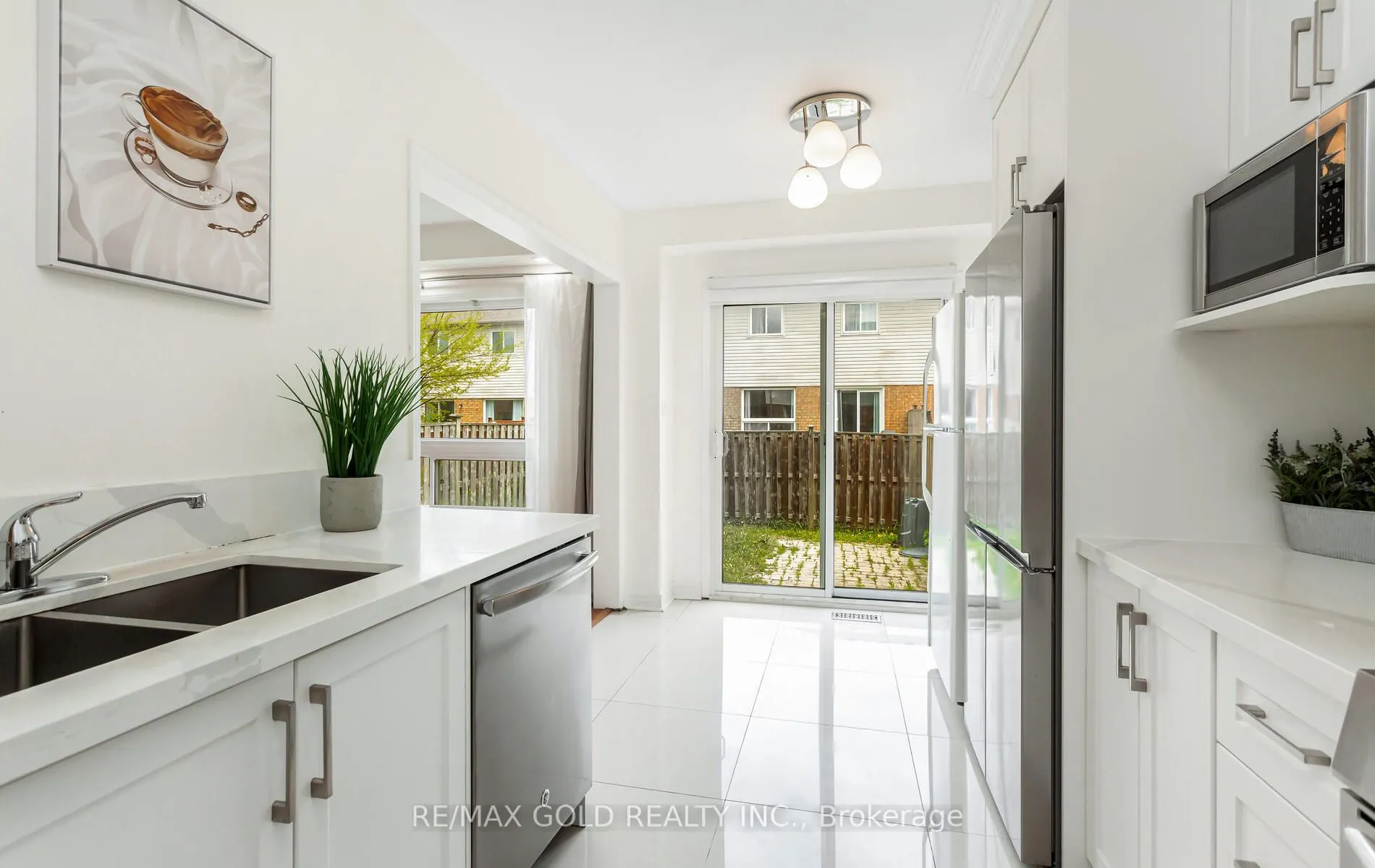 6150 Windfleet Crescent