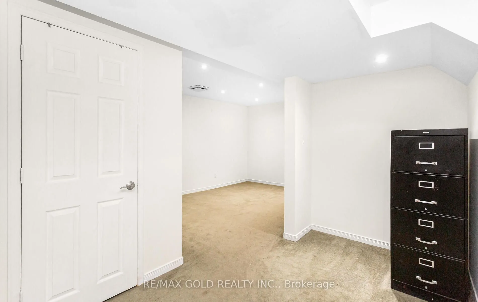 6150 Windfleet Crescent