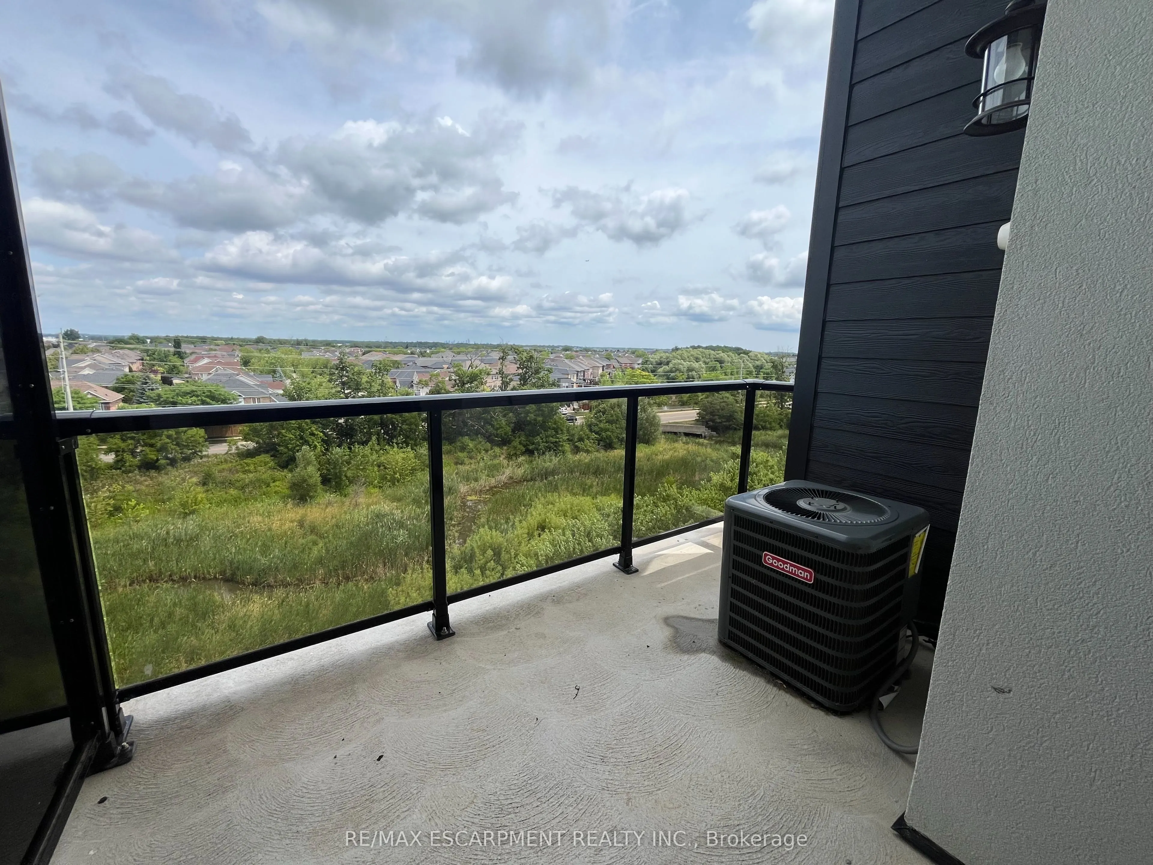 640 Sauve Street, #505