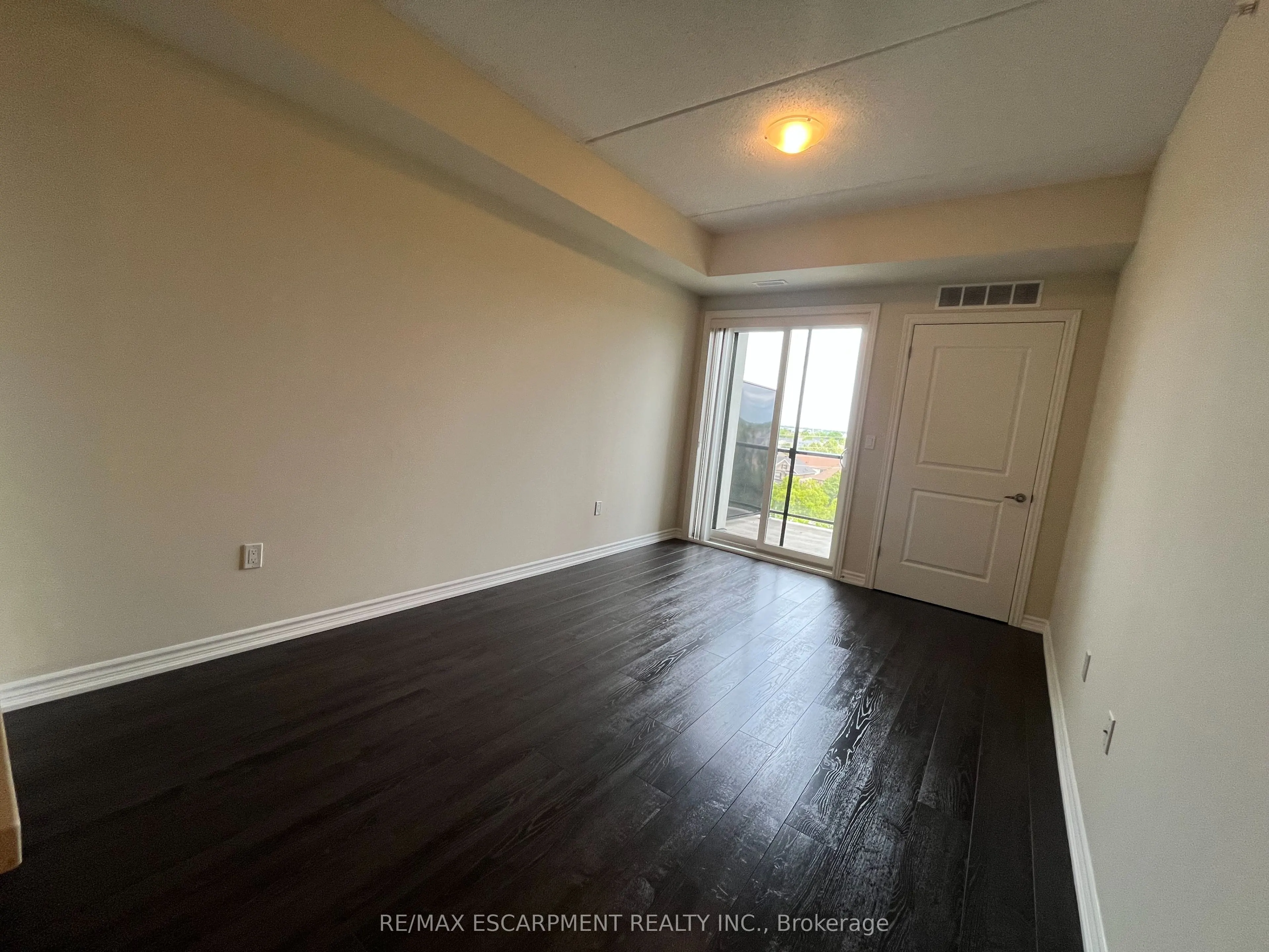 640 Sauve Street, #505