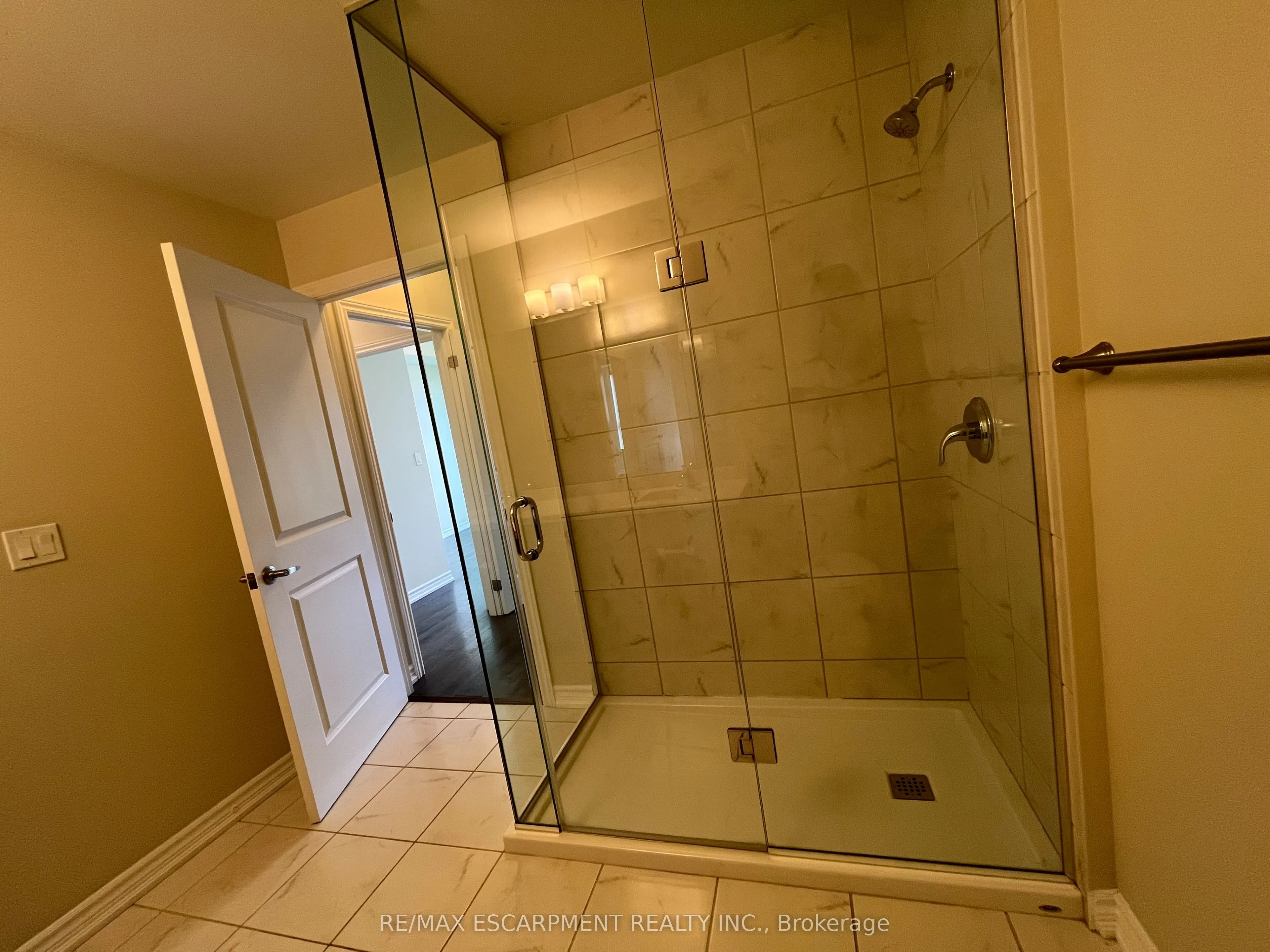 640 Sauve Street, #505