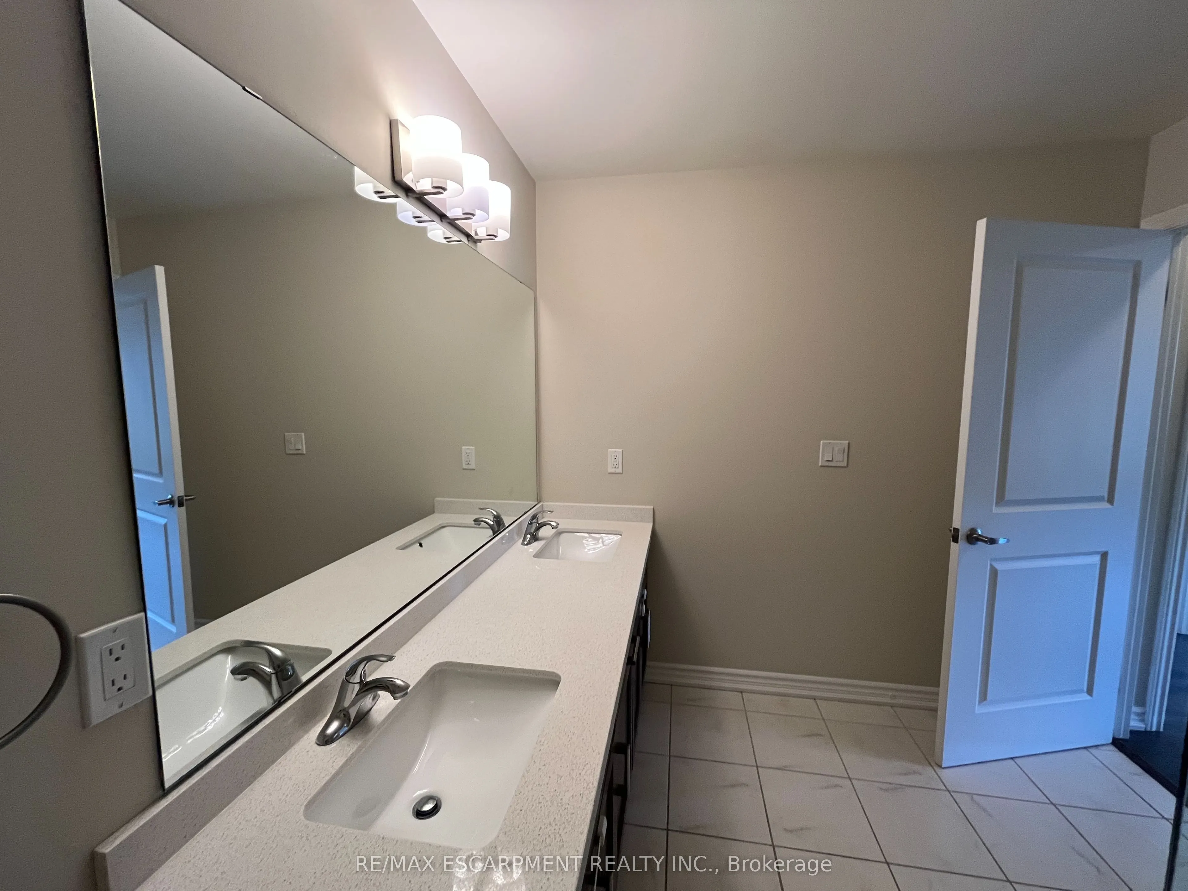 640 Sauve Street, #505