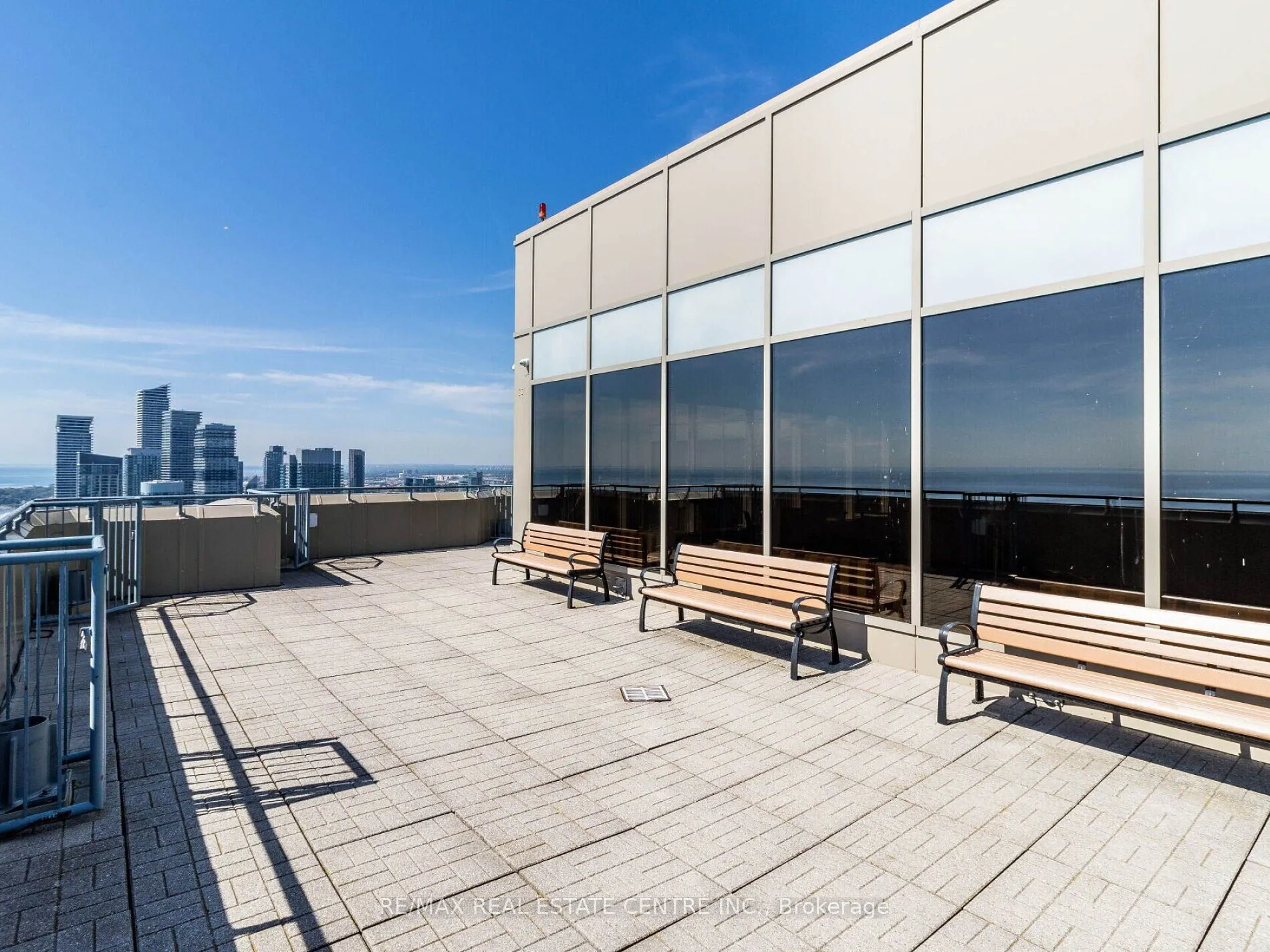 1 Palace Pier Court, #2407