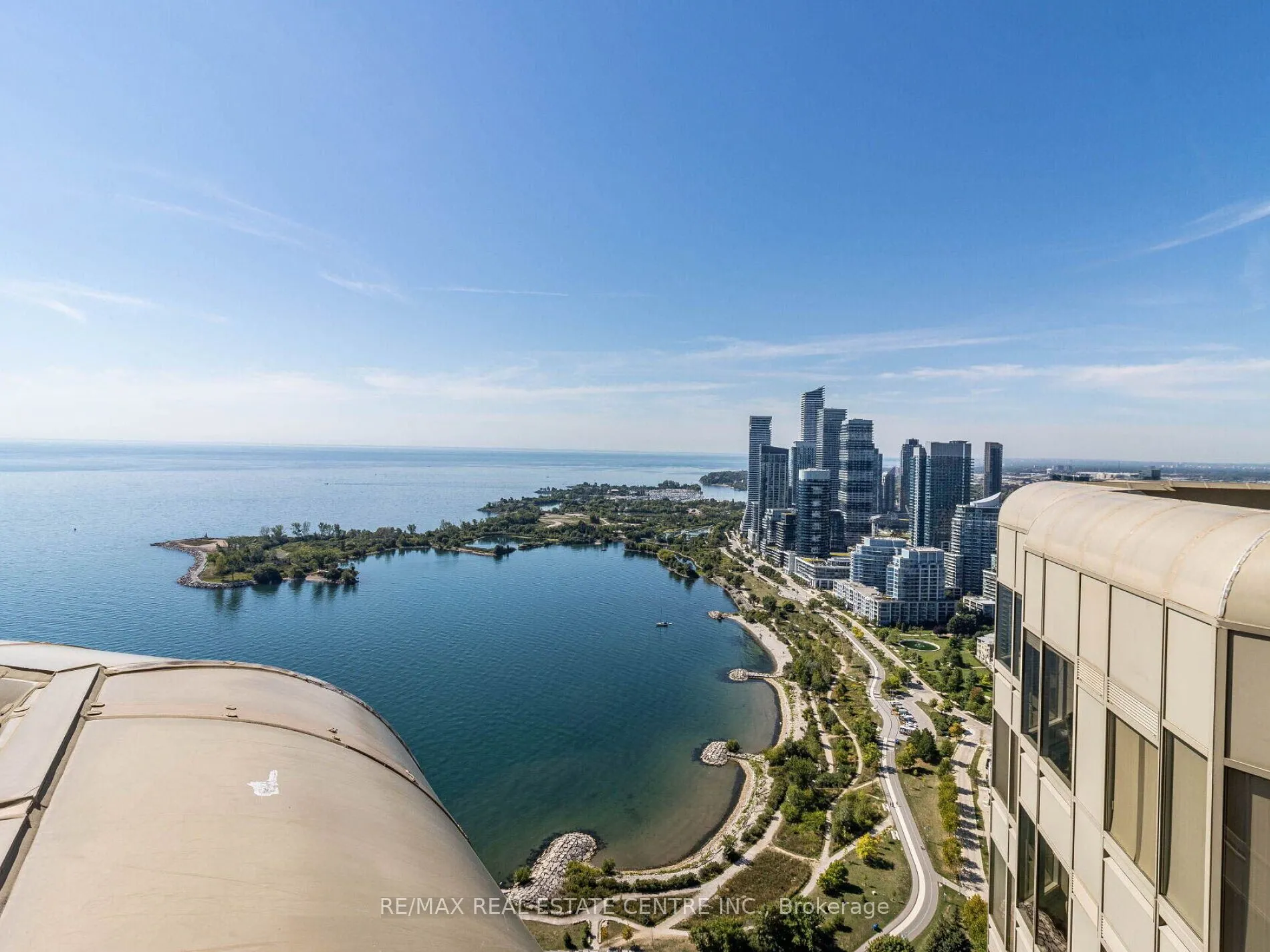 1 Palace Pier Court, #2407
