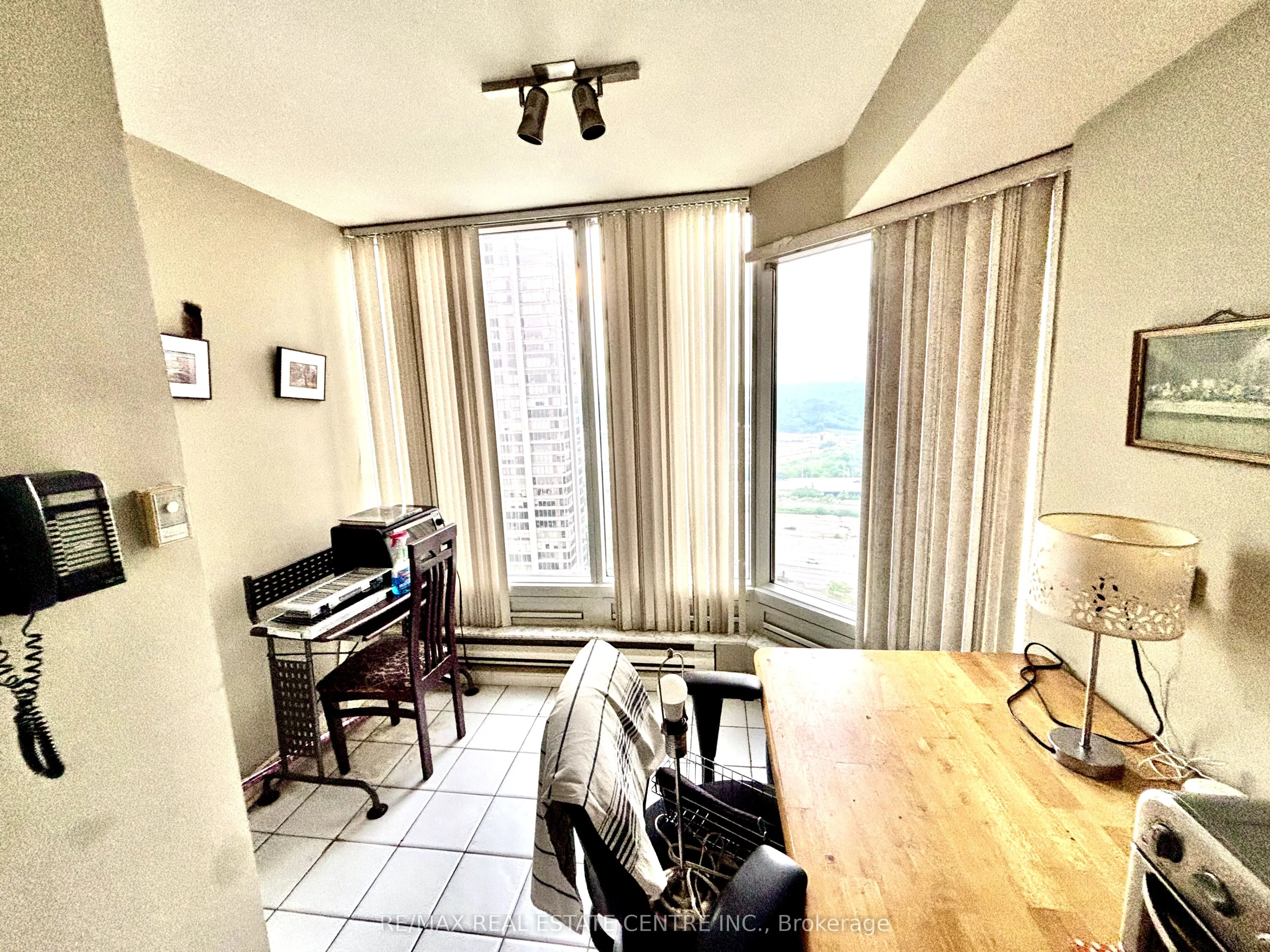 1 Palace Pier Court, #2407