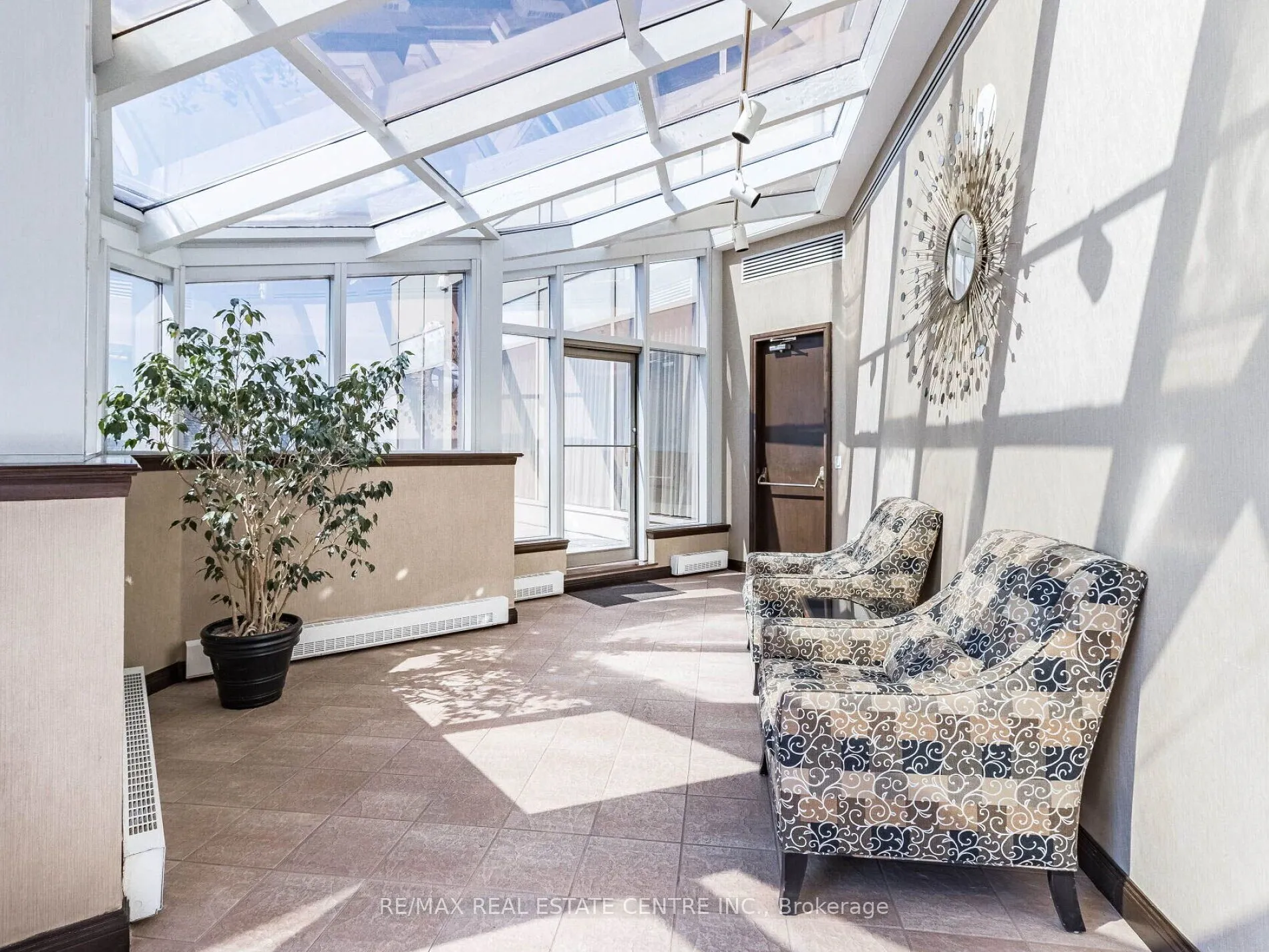 1 Palace Pier Court, #2407