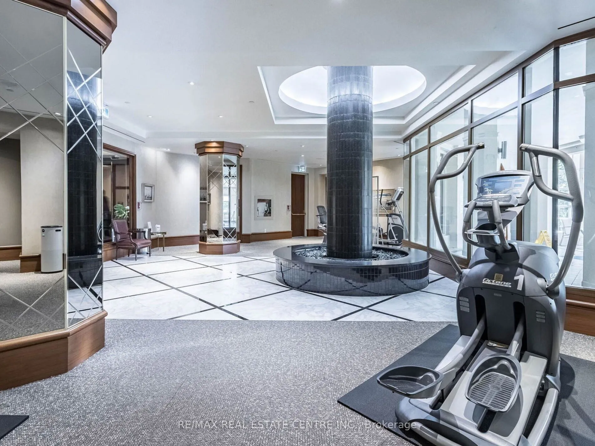 1 Palace Pier Court, #2407