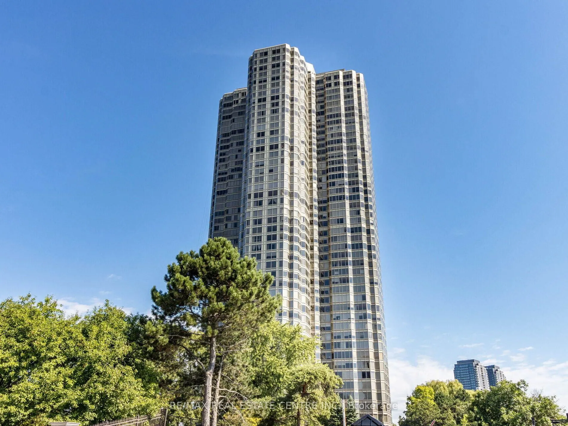 1 Palace Pier Court, #2407