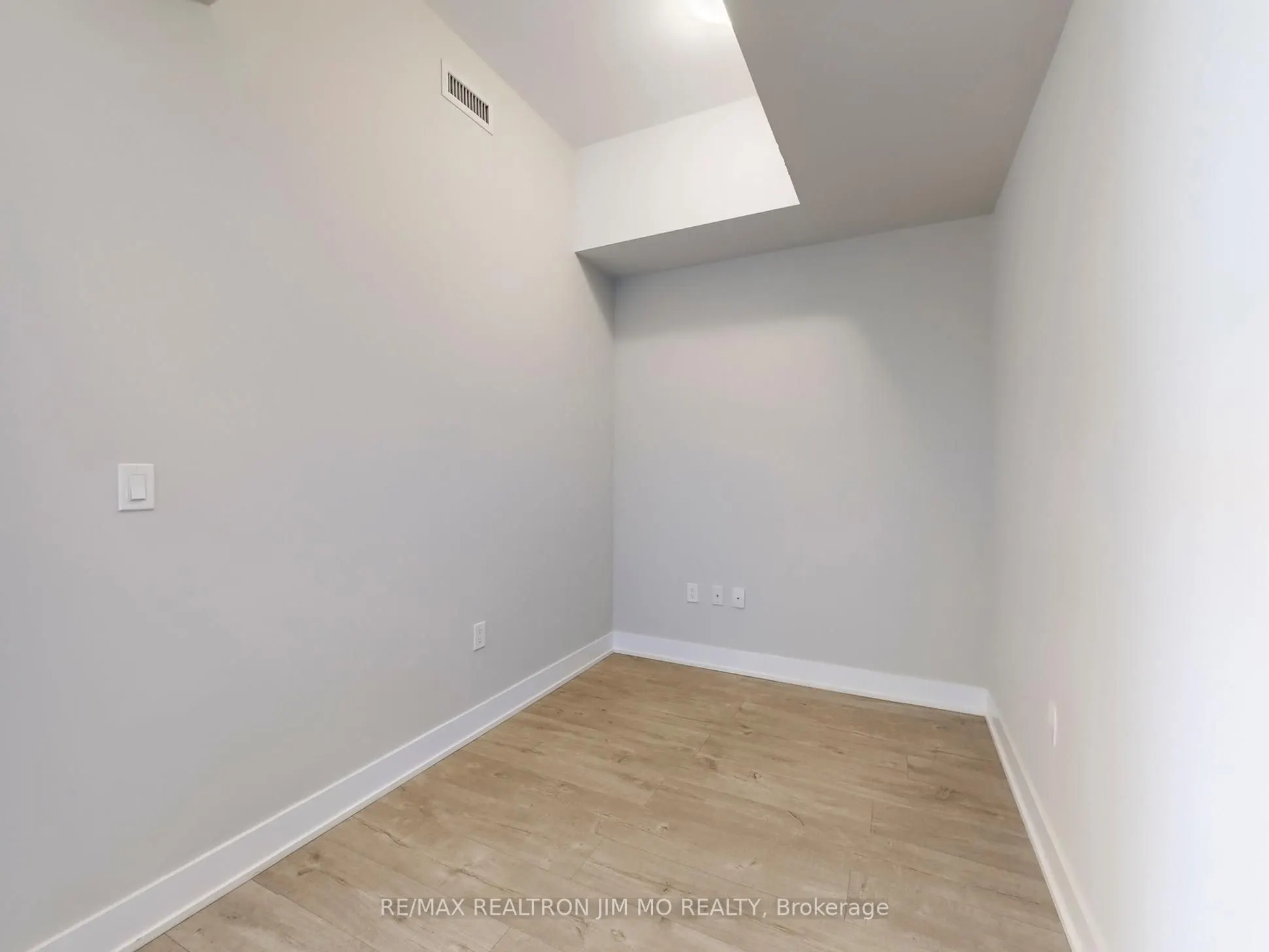 20 Shore Breeze Drive, #4607