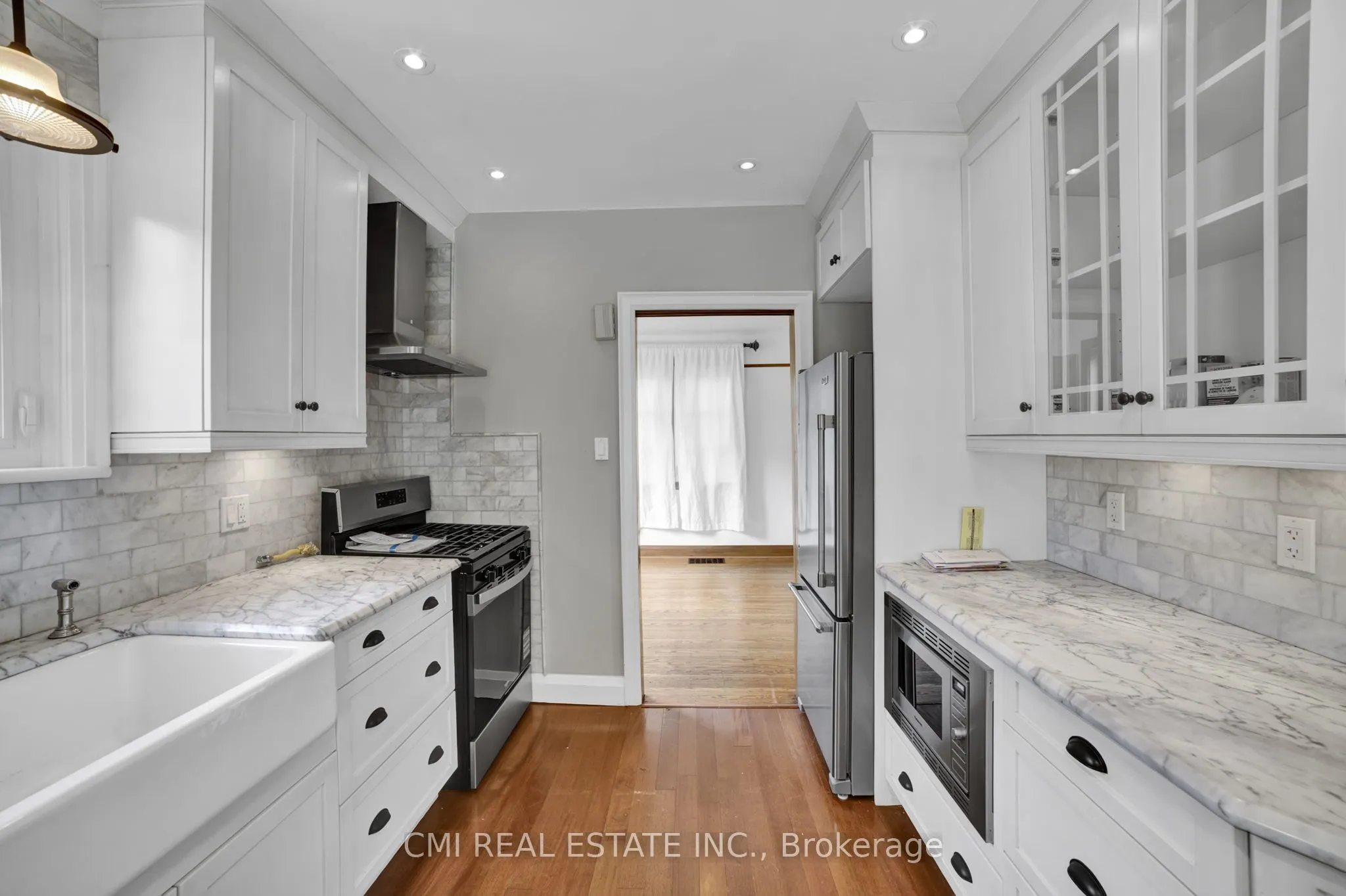978 North Shore Boulevard W