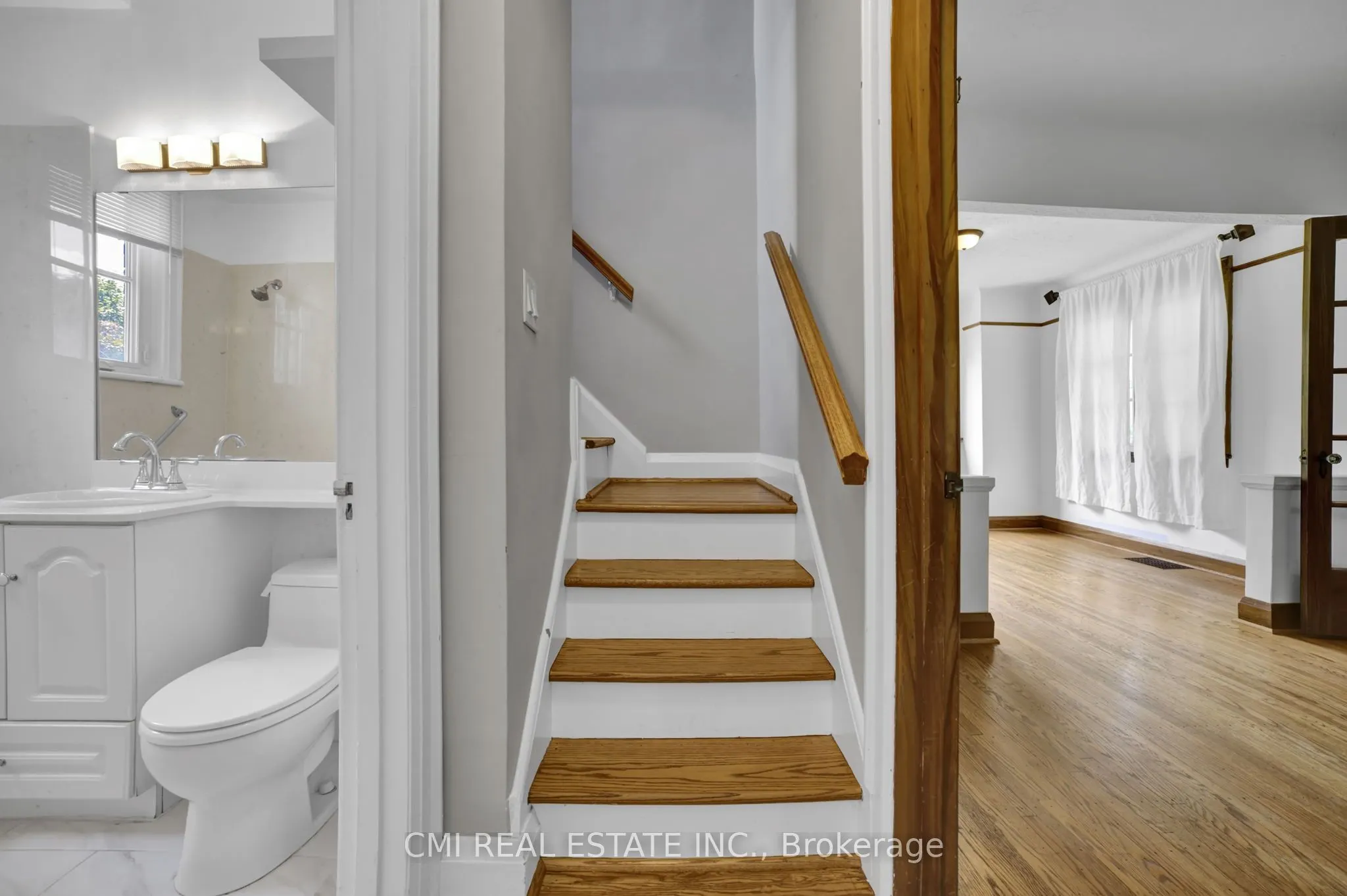 978 North Shore Boulevard W