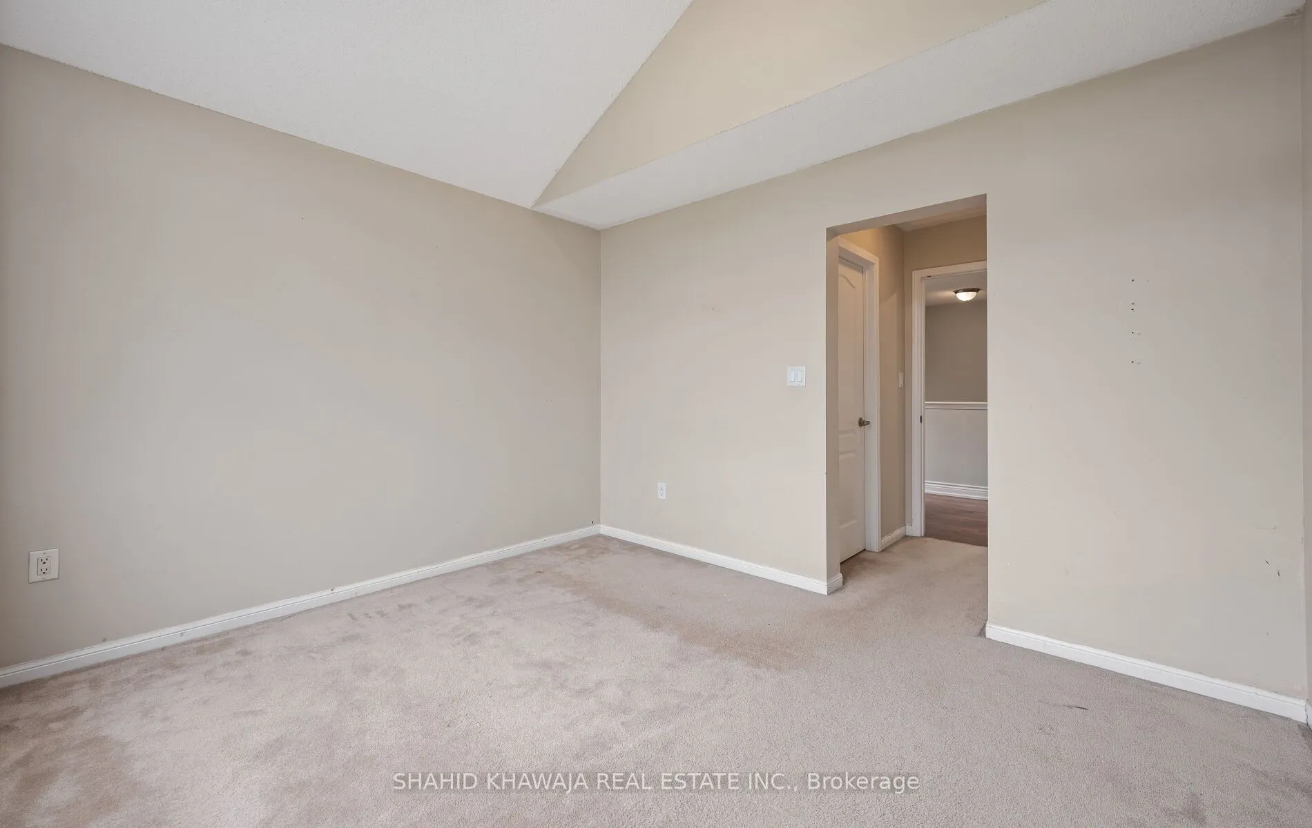 566 Hood Terrace