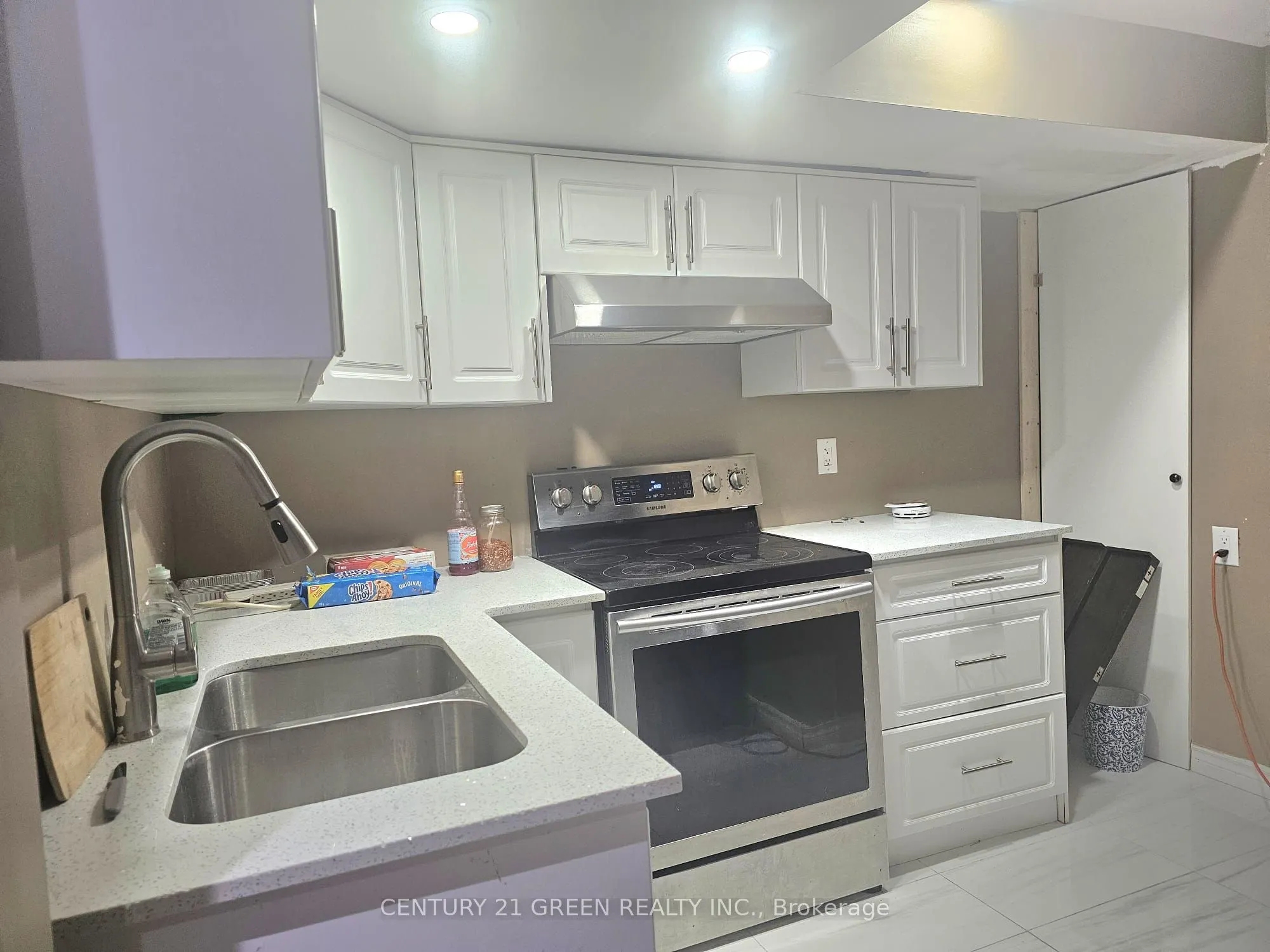 156 Holmes Crescent, #Bsmt