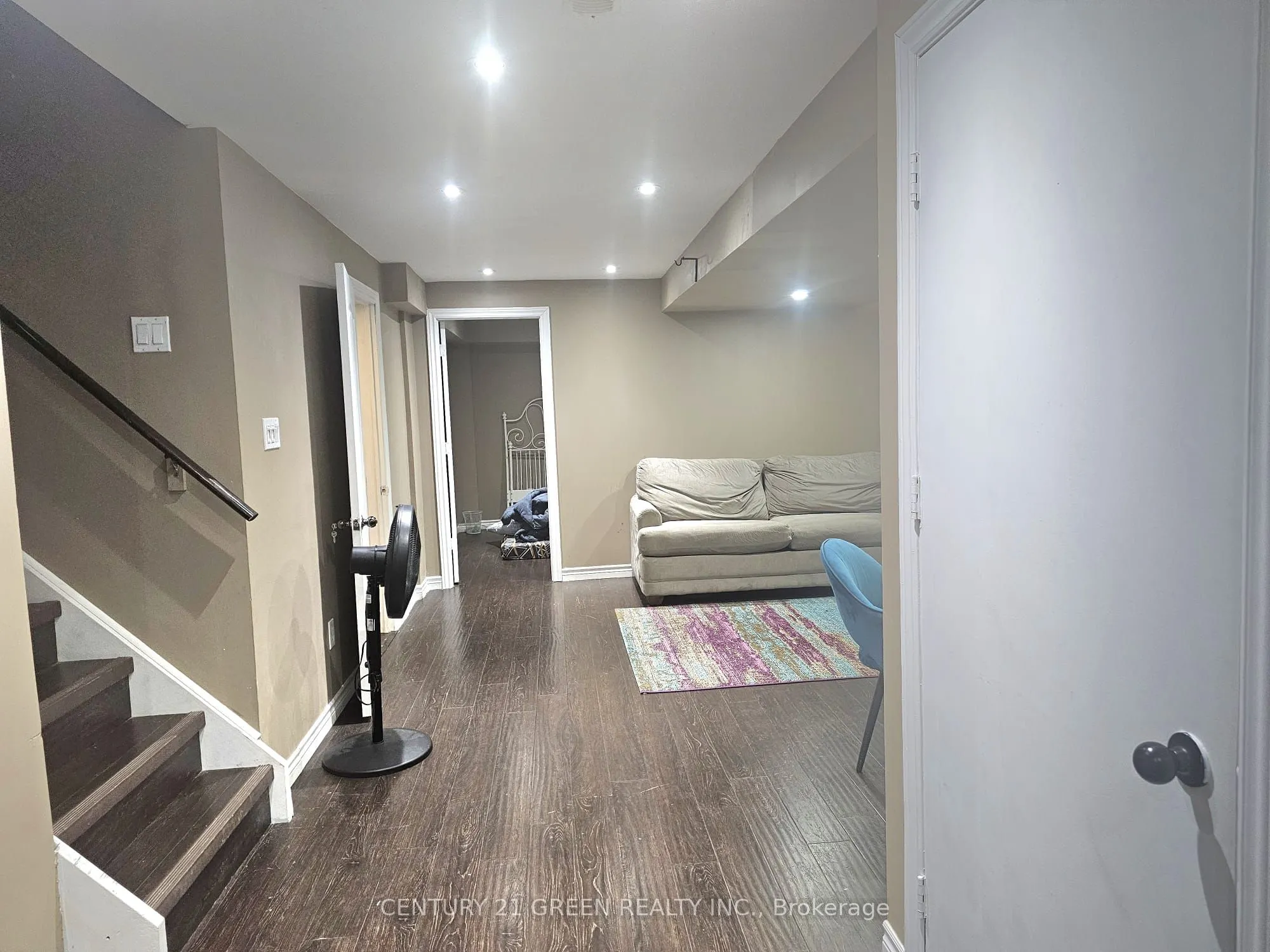 156 Holmes Crescent, #Bsmt