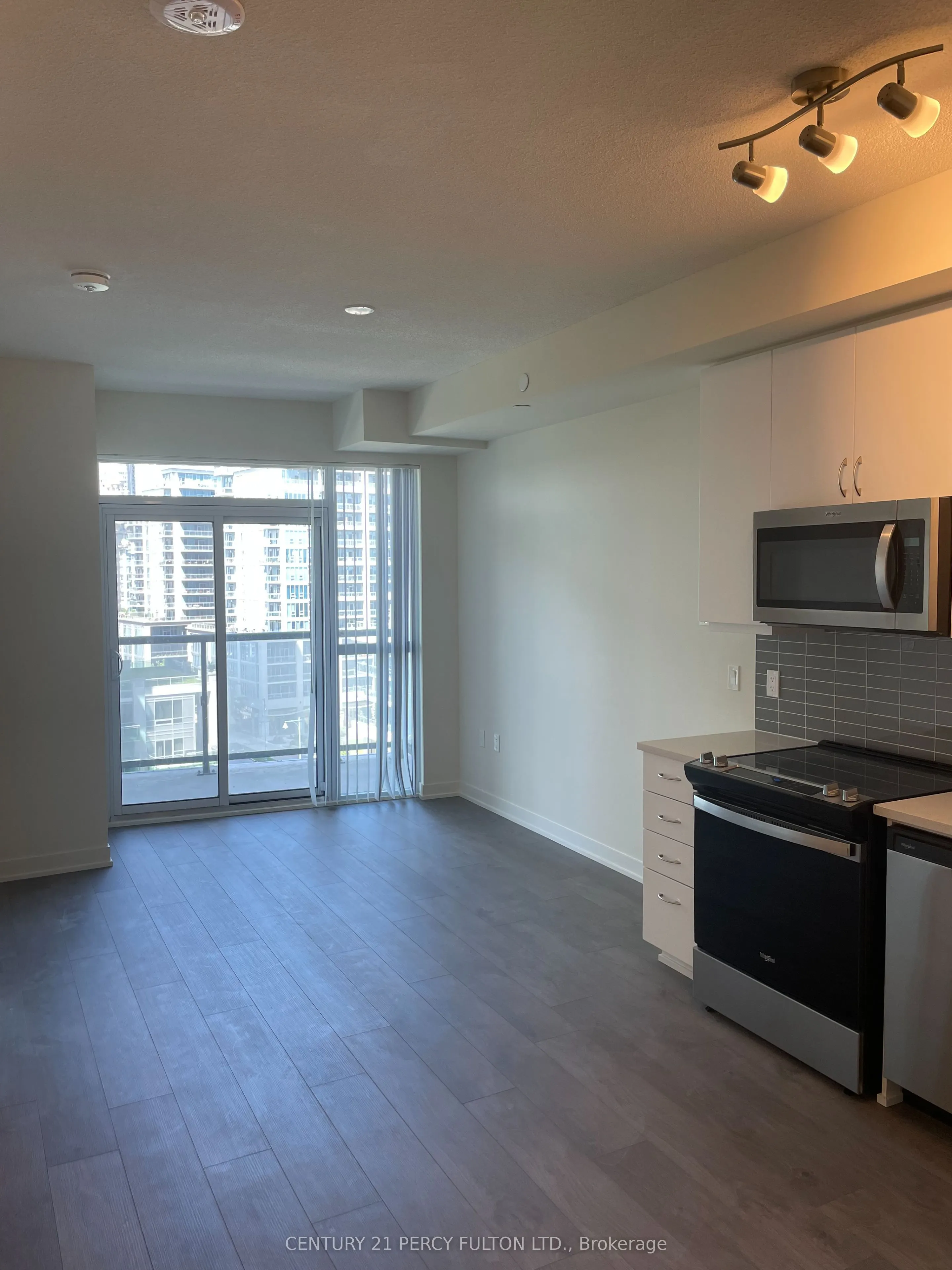 38 Annie Craig Drive, #812
