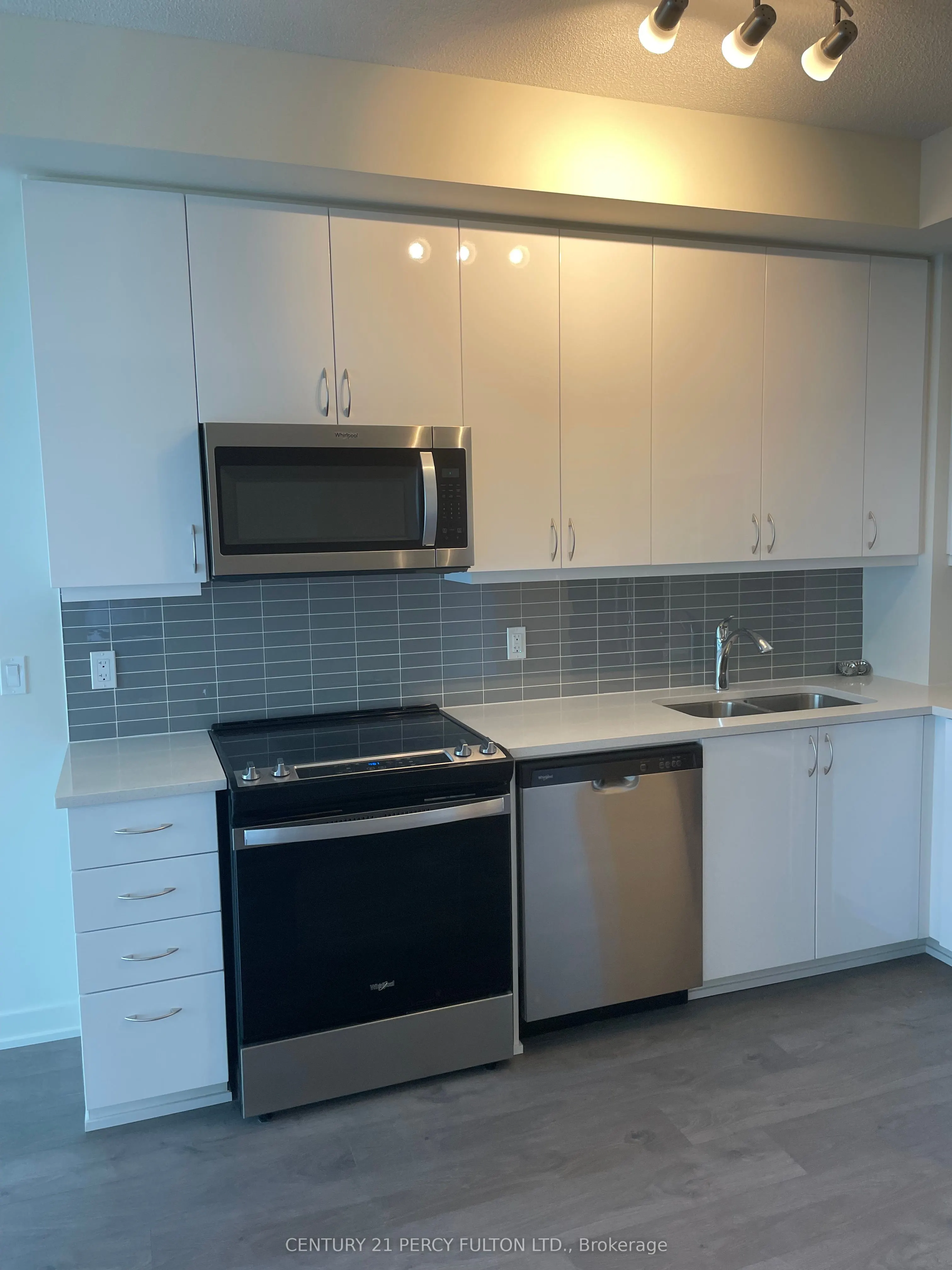 38 Annie Craig Drive, #812
