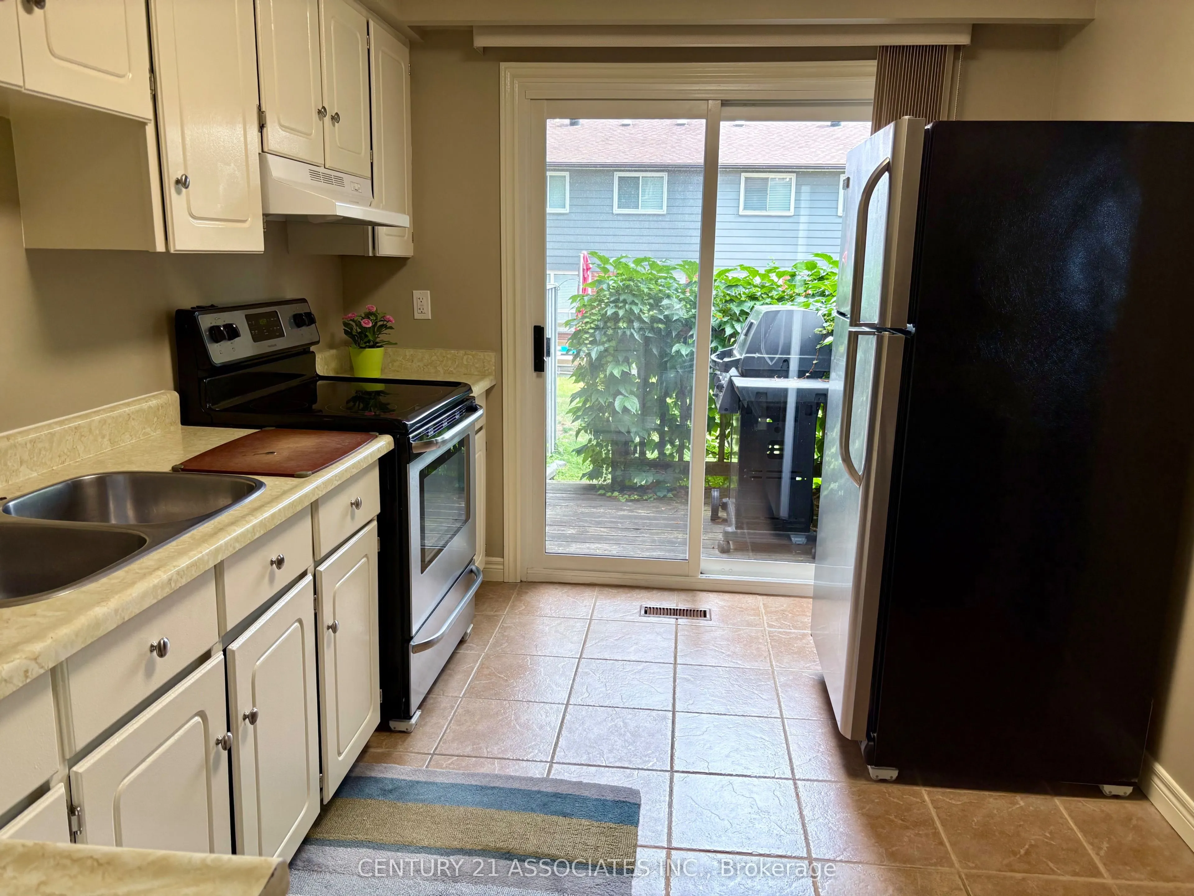 1616 Haig Boulevard, #47