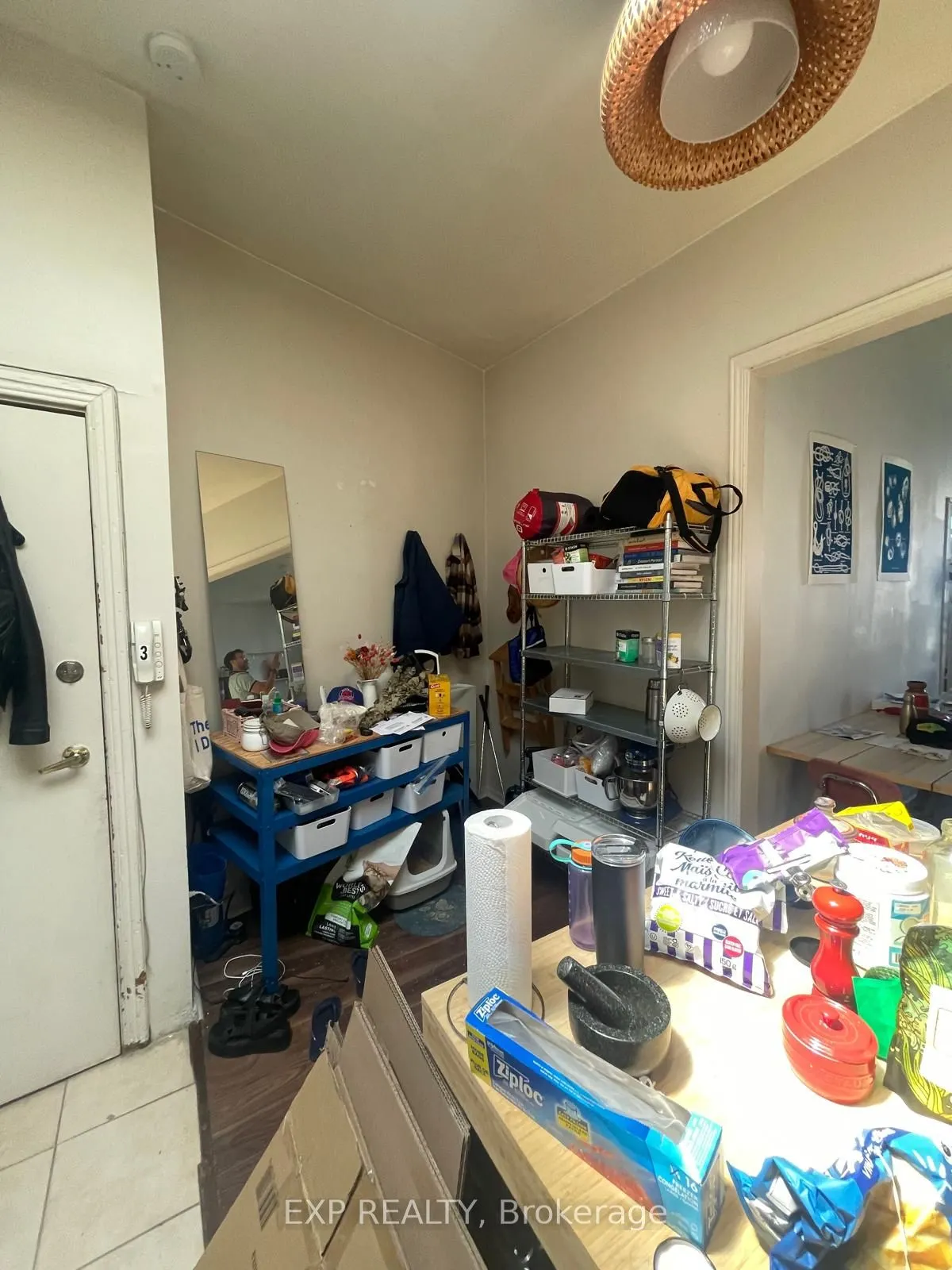 2879 Dundas Road W