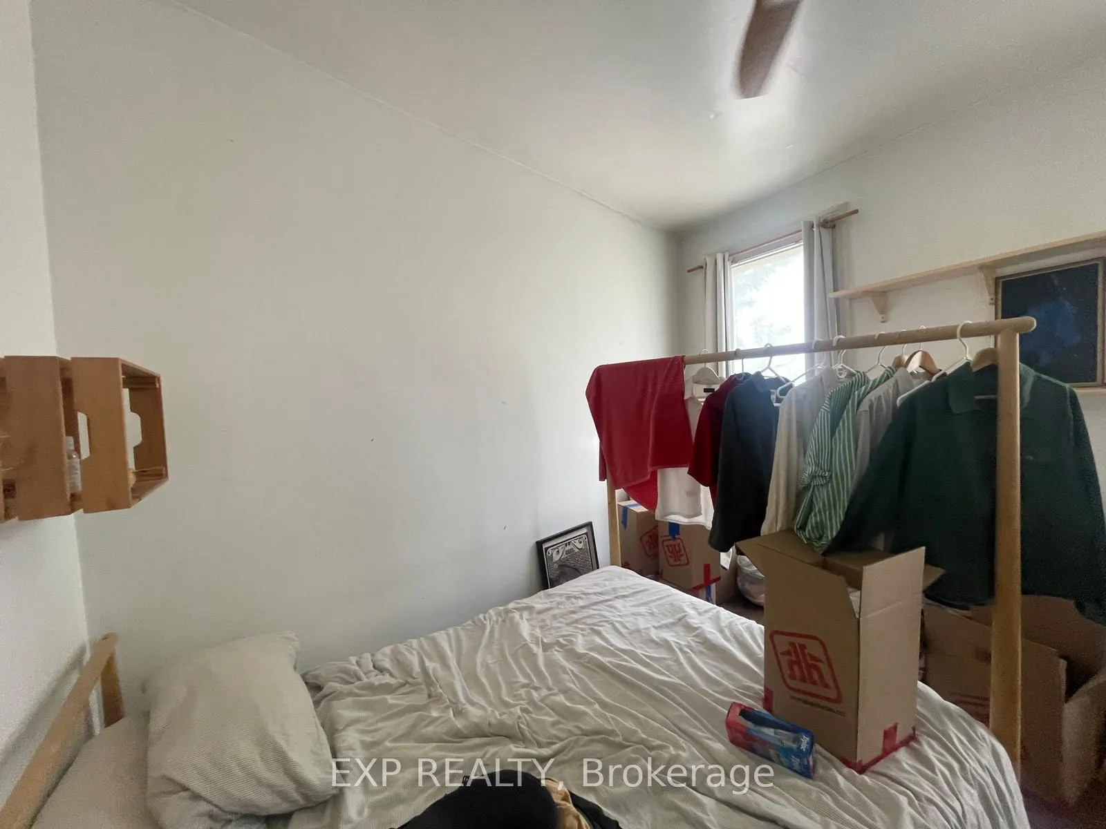 2879 Dundas Road W