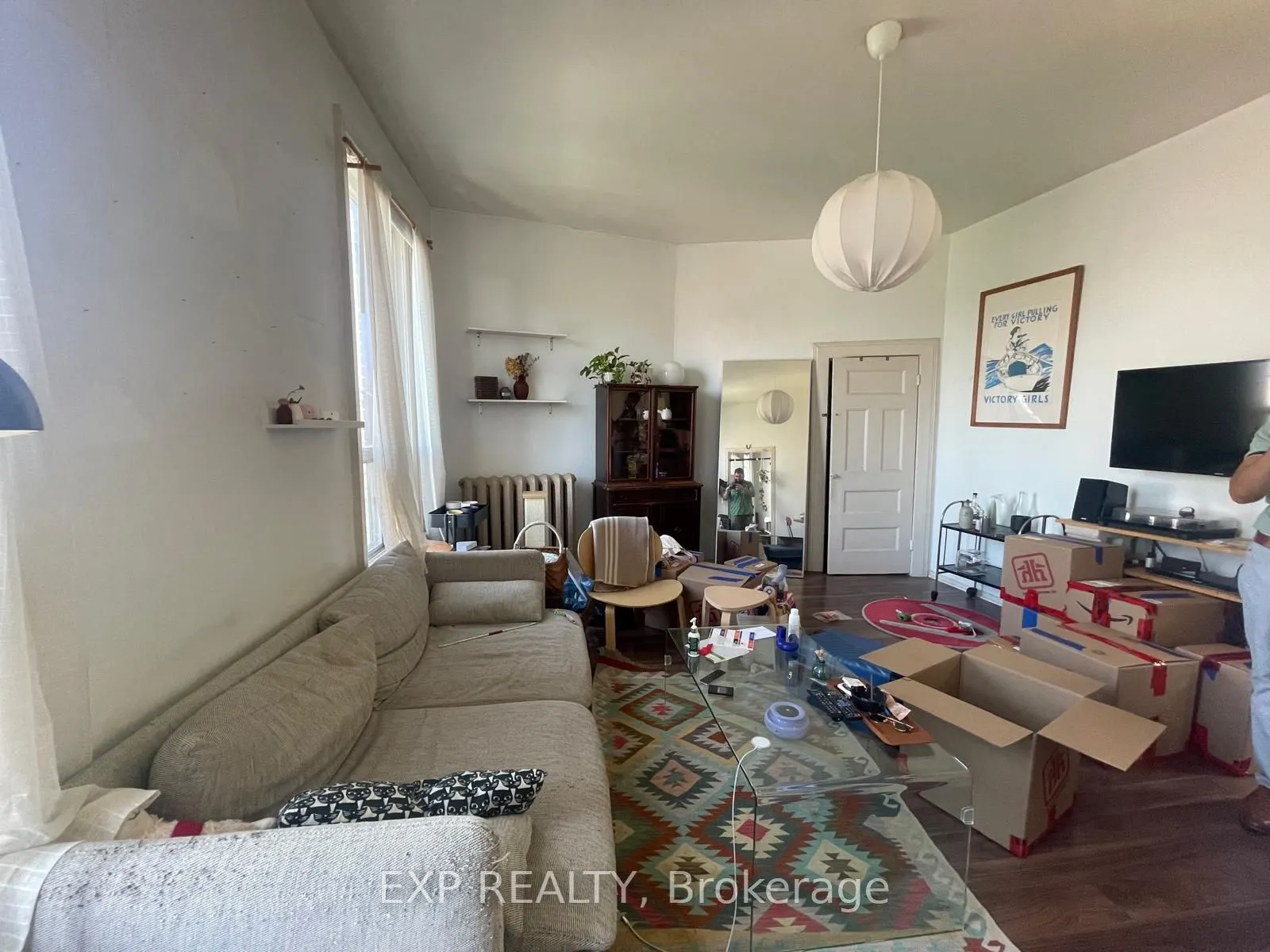 2879 Dundas Road W